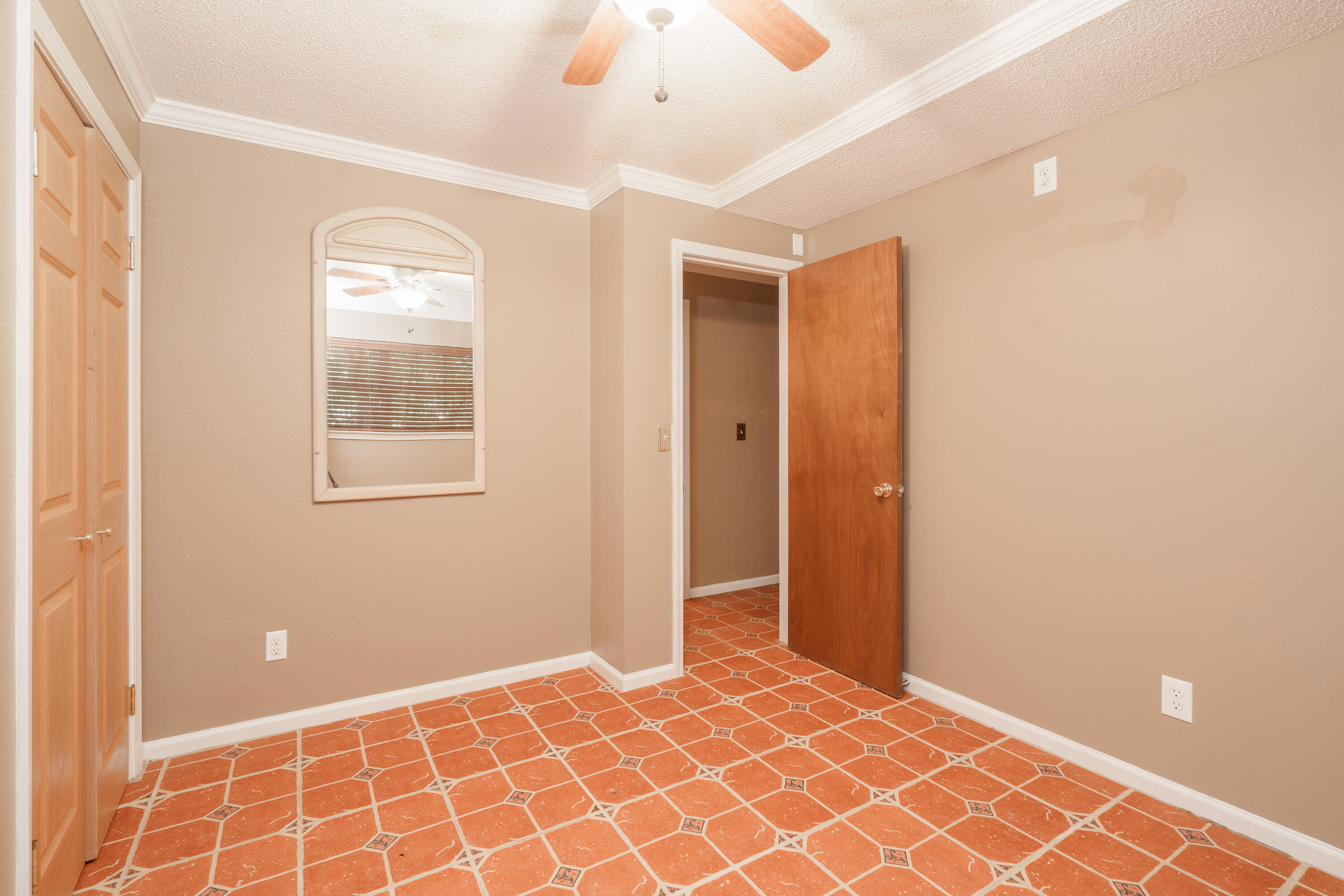 GARNIERS BEACH 6TH - Residential