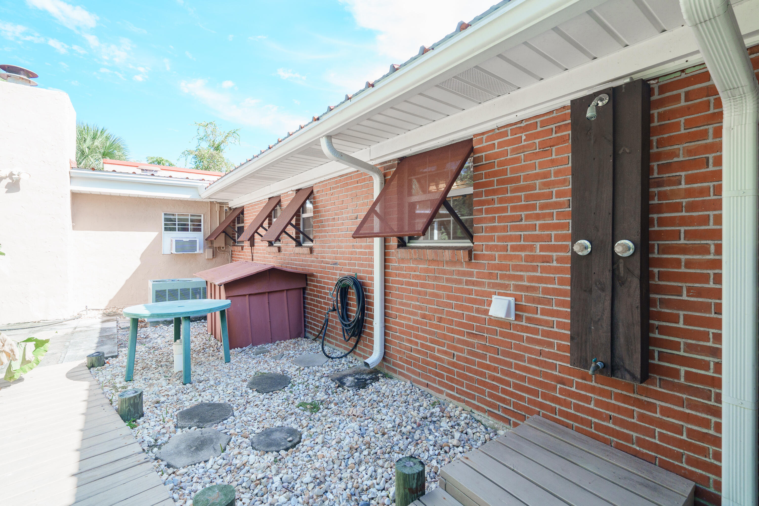 GARNIERS BEACH 6TH - Residential