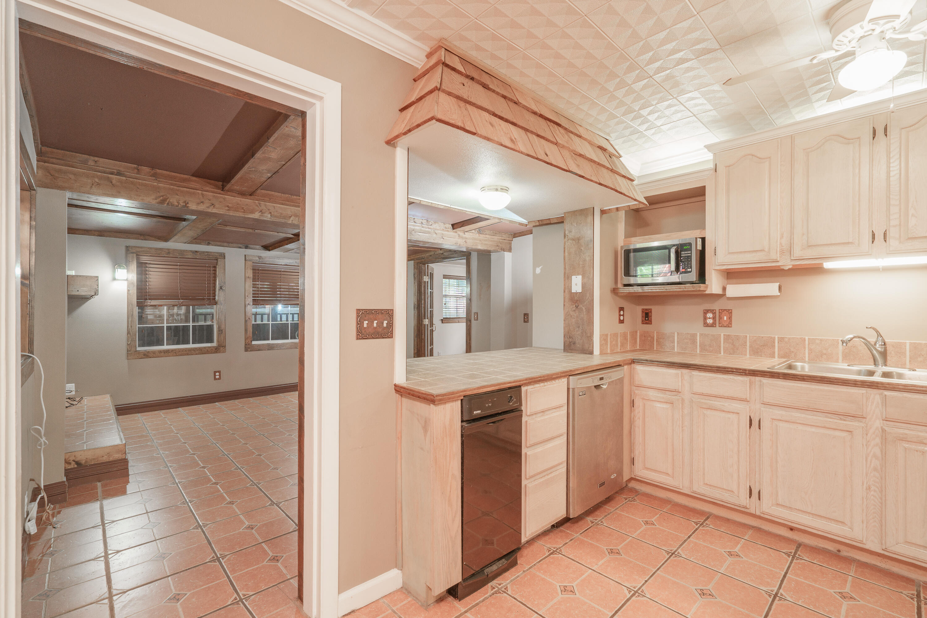 GARNIERS BEACH 6TH - Residential