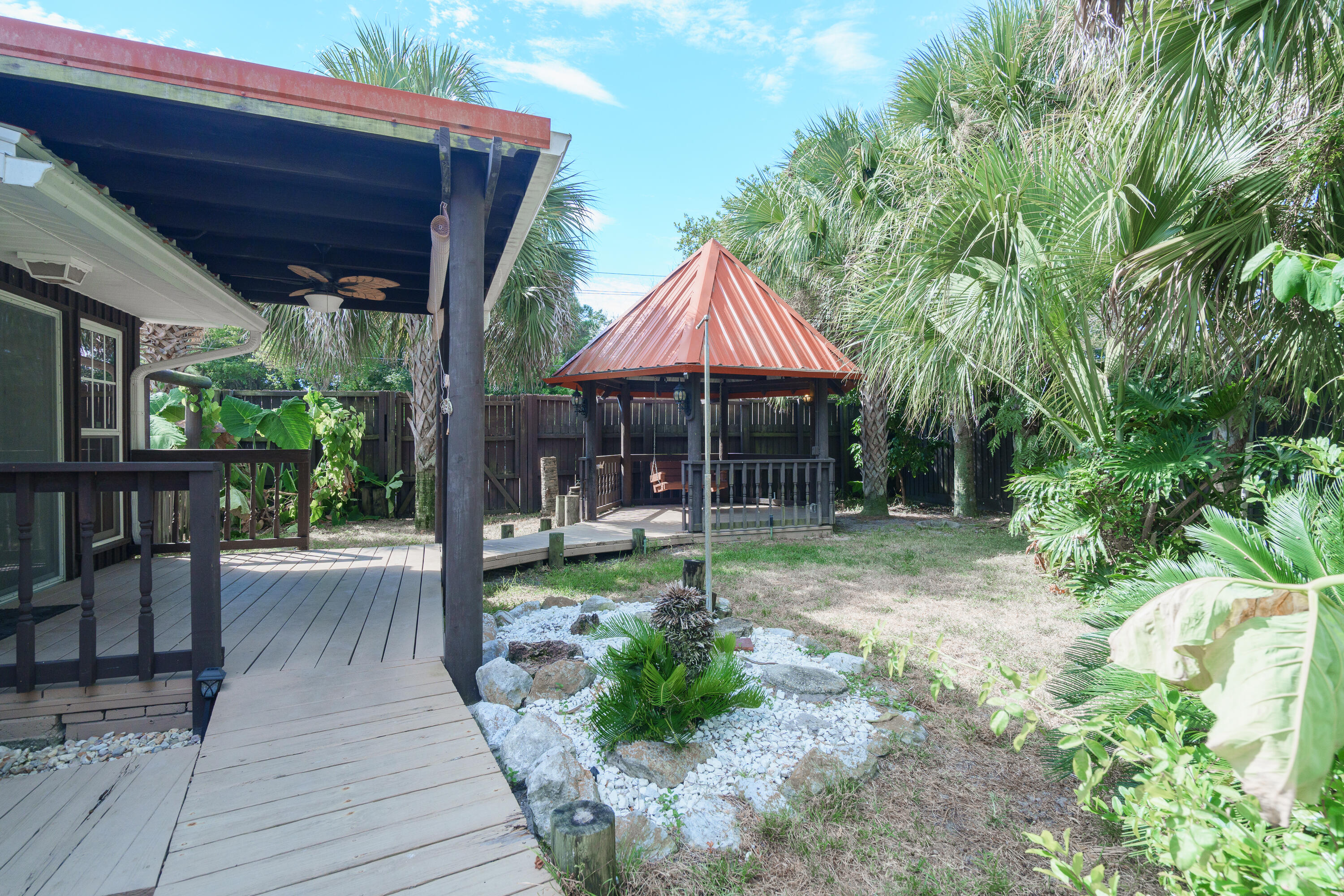 GARNIERS BEACH 6TH - Residential