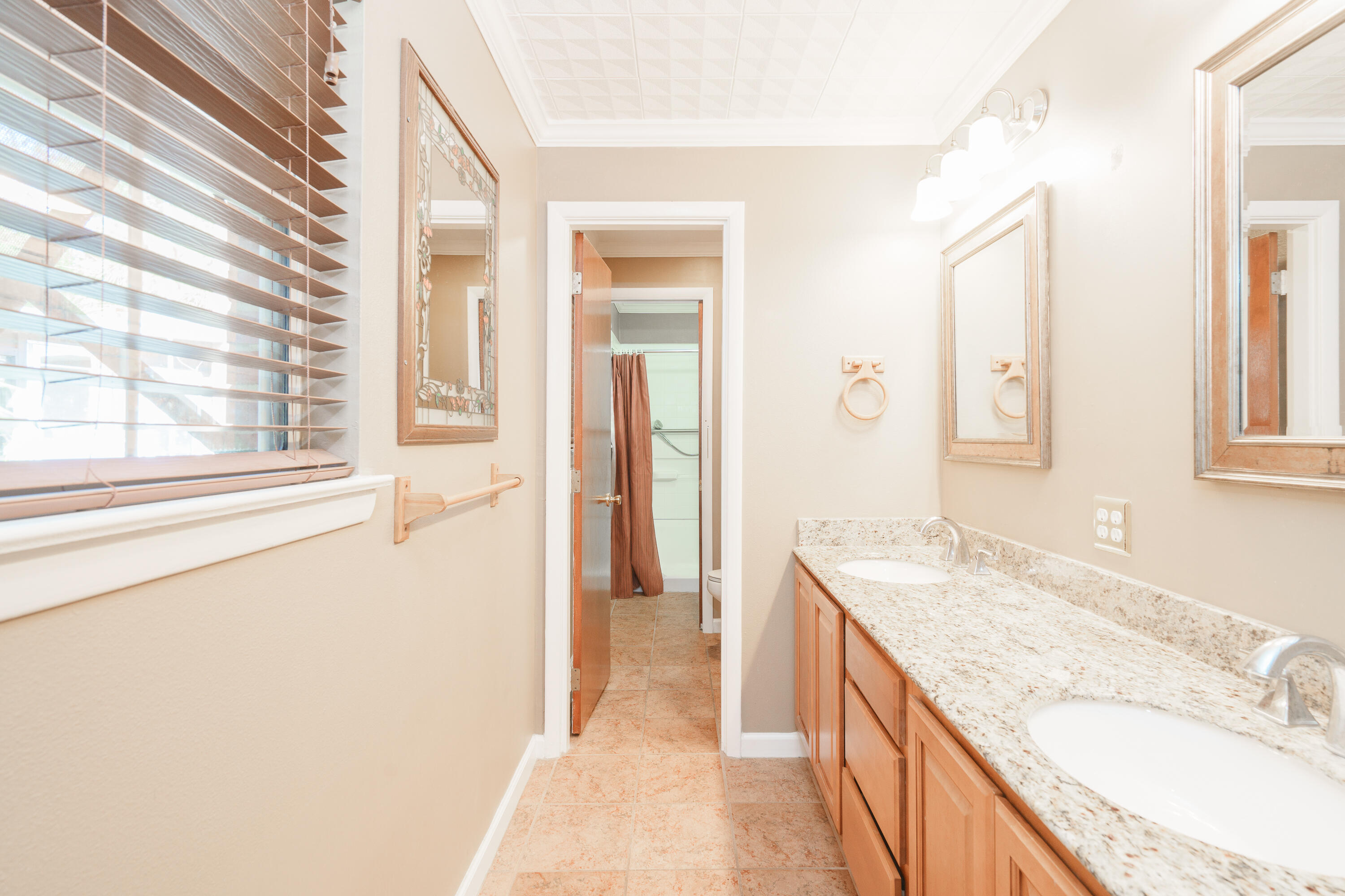 GARNIERS BEACH 6TH - Residential