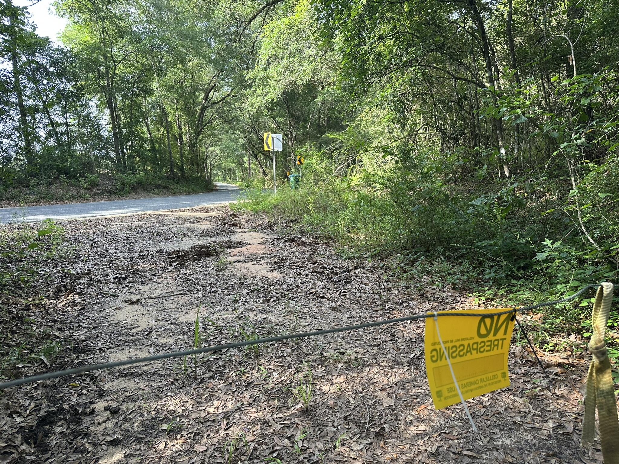NO RECORDED SUBDIVISION - Land