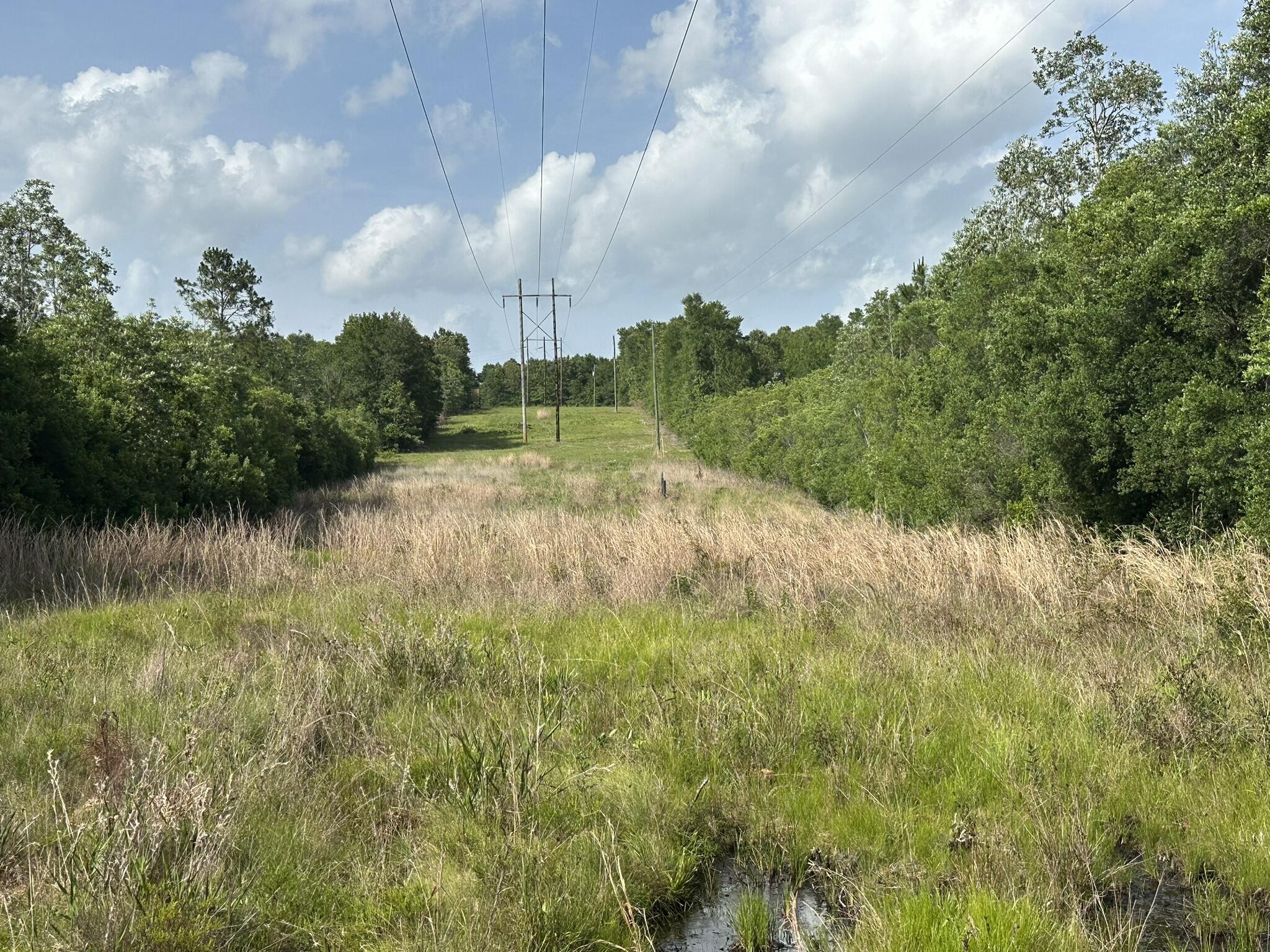 NO RECORDED SUBDIVISION - Land
