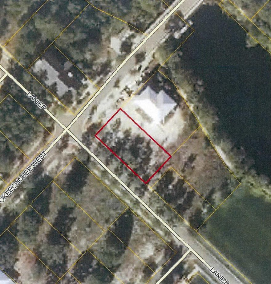 Corner lot in Forest lakes S/D. Well maintained subdivision with great flow. Located ideally for convenience to shopping,beaches and other activities.