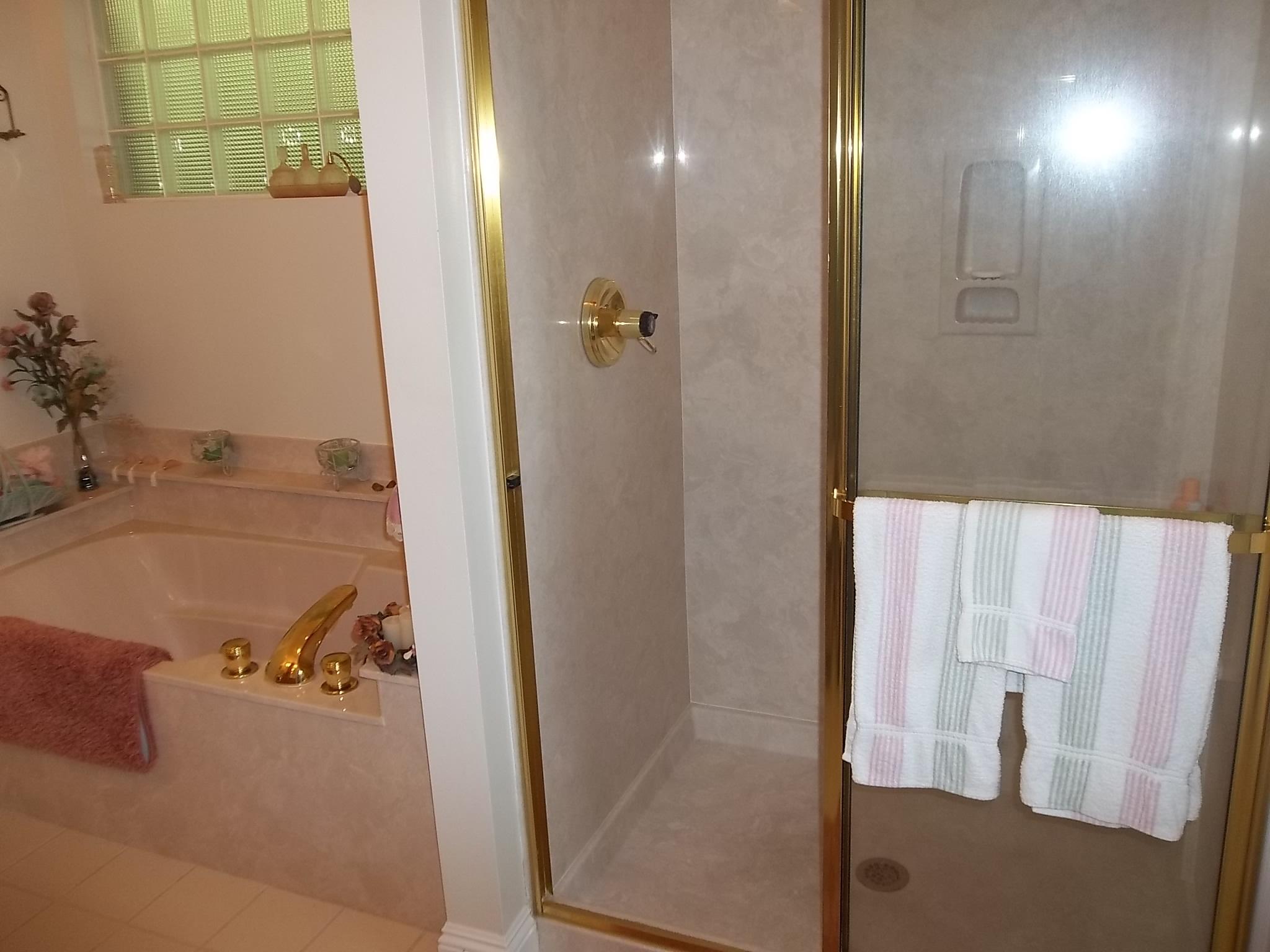 EMERALD BREEZE ESTATES - Residential