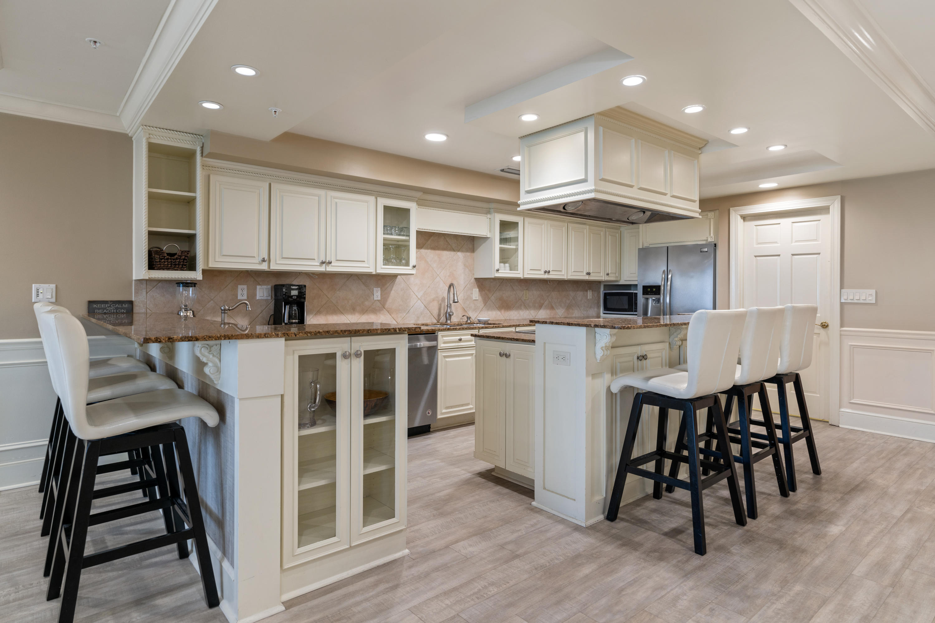 INN AT CRYSTAL BEACH (SUMMERCHASE CONDO) - Residential
