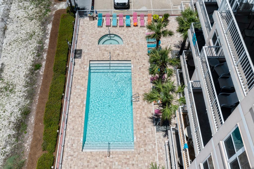 INN AT CRYSTAL BEACH (SUMMERCHASE CONDO) - Residential