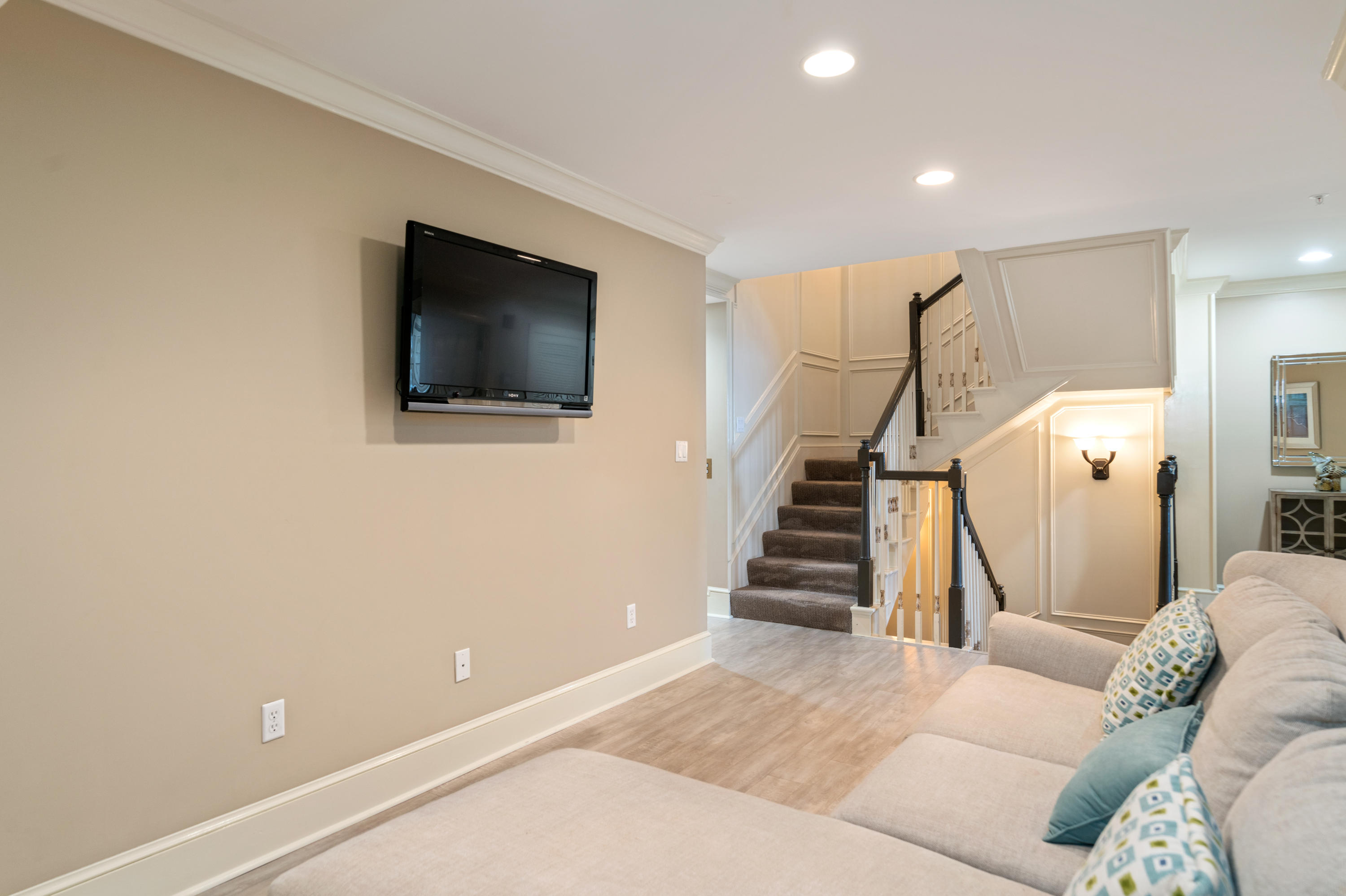 INN AT CRYSTAL BEACH (SUMMERCHASE CONDO) - Residential
