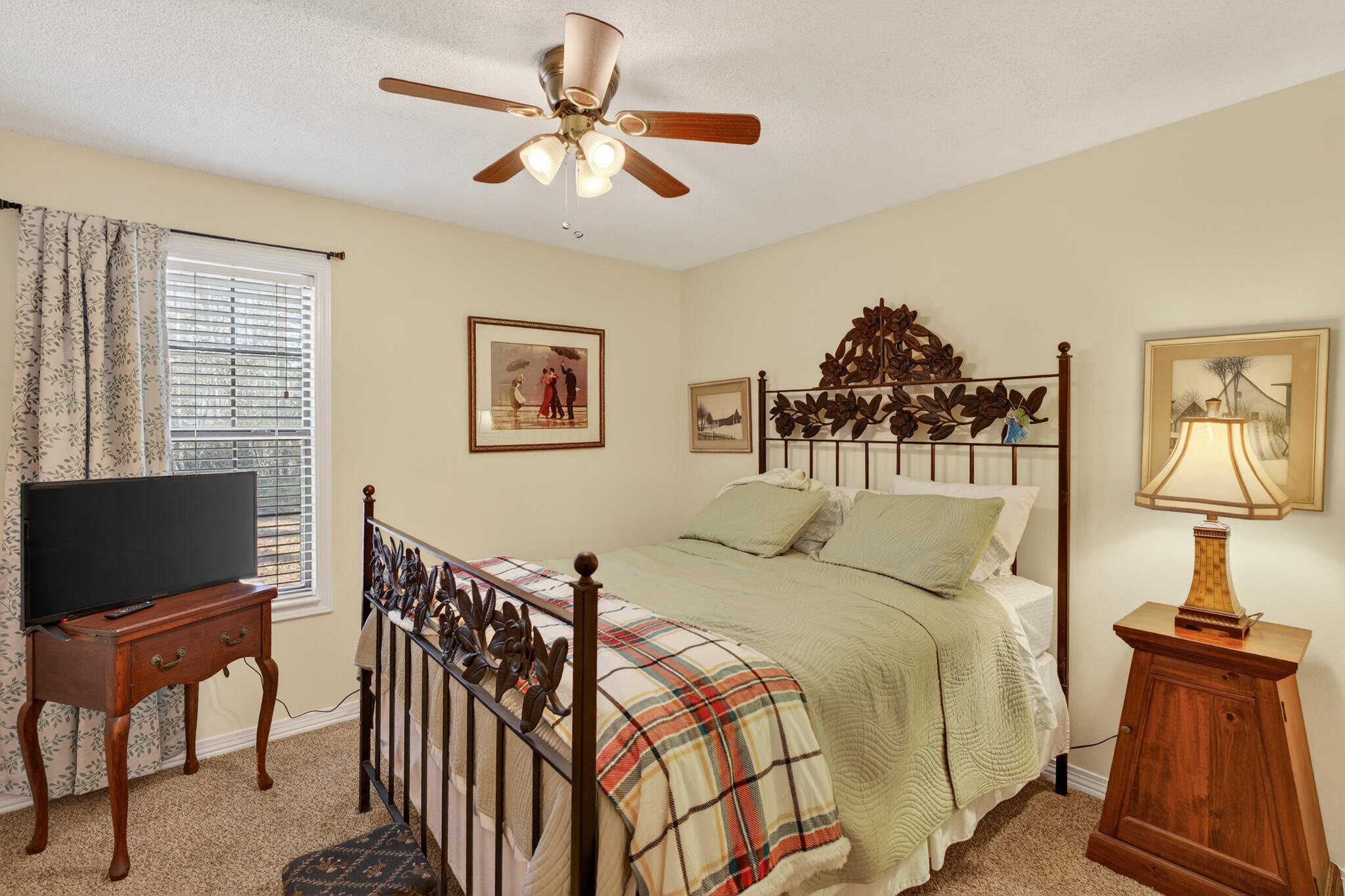 FOXWOOD ESTATES 1 - Residential