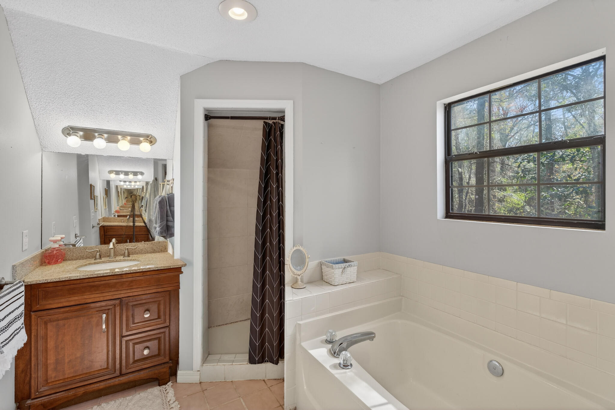 FOXWOOD ESTATES 1 - Residential