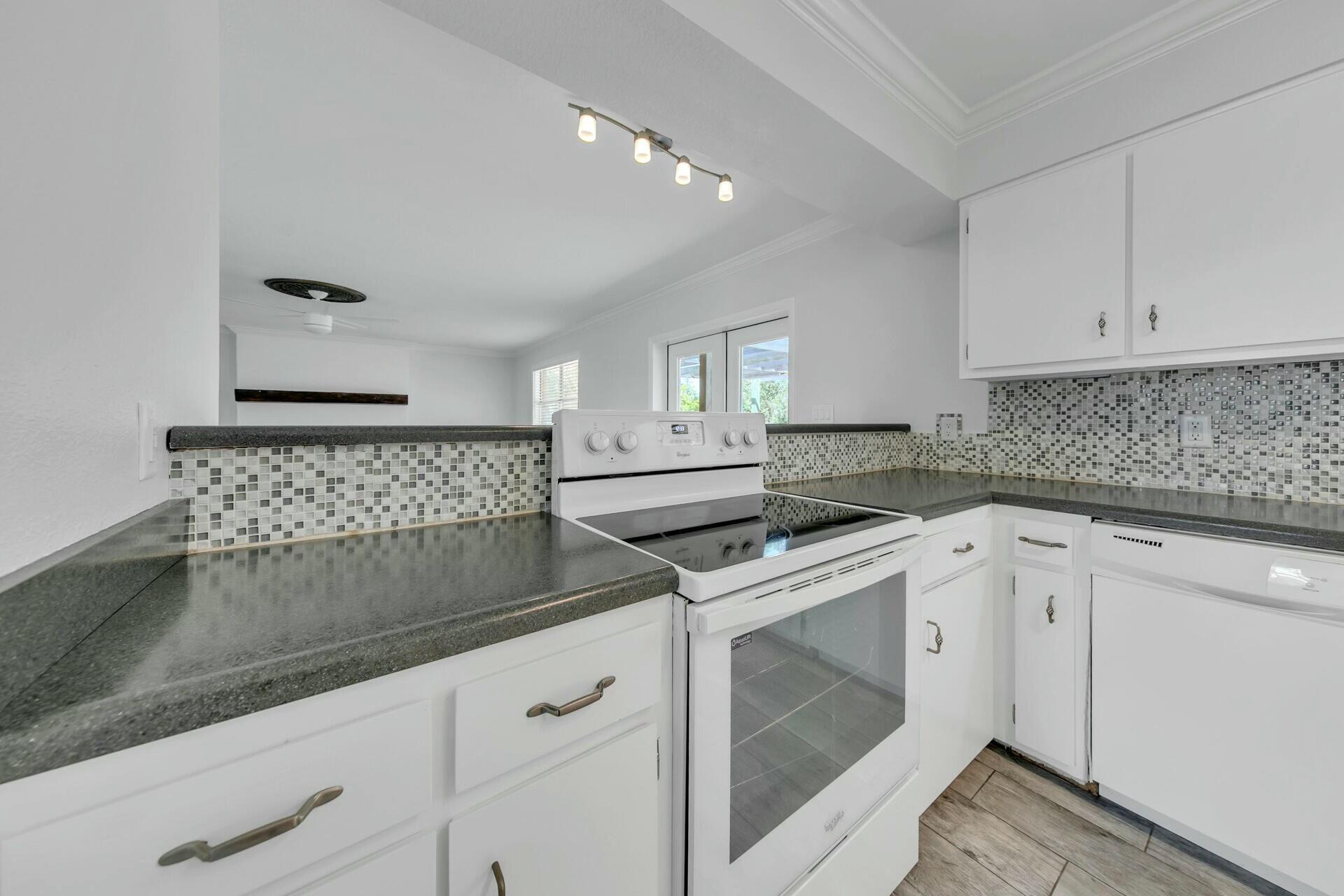 KELL-AIRE GARDENS - Residential