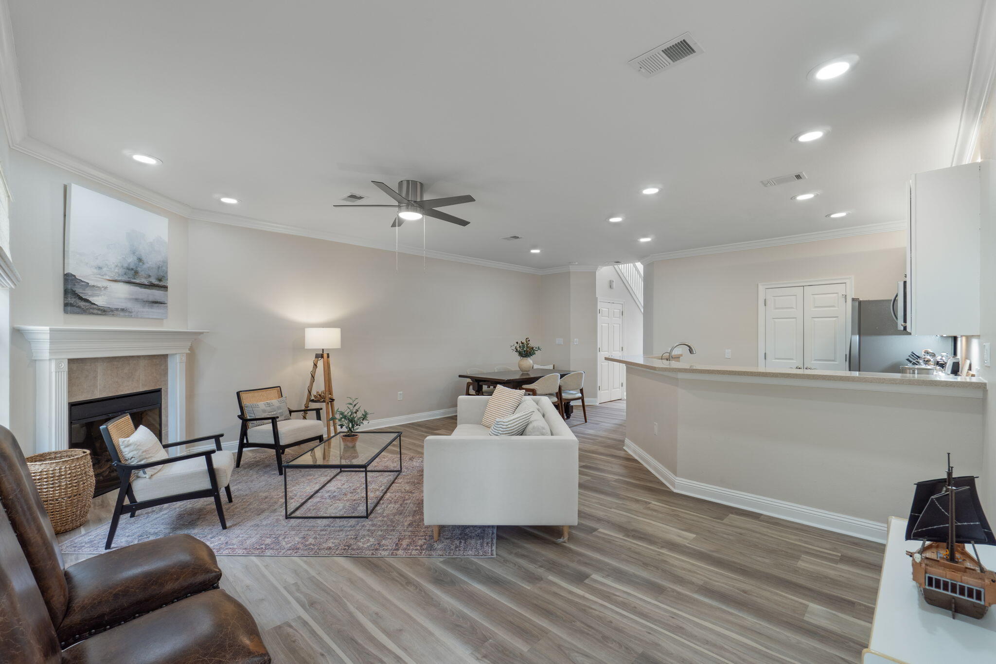 WALTON OAKS TOWNHOMES - Residential