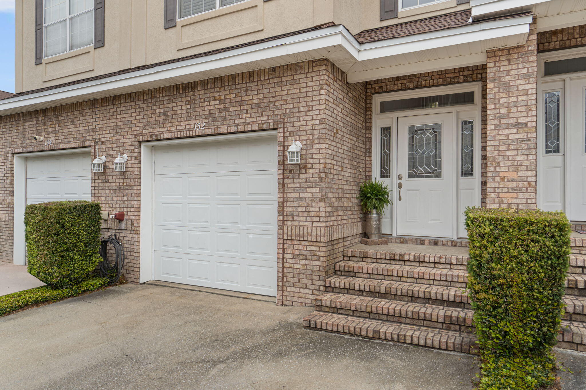 WALTON OAKS TOWNHOMES - Residential