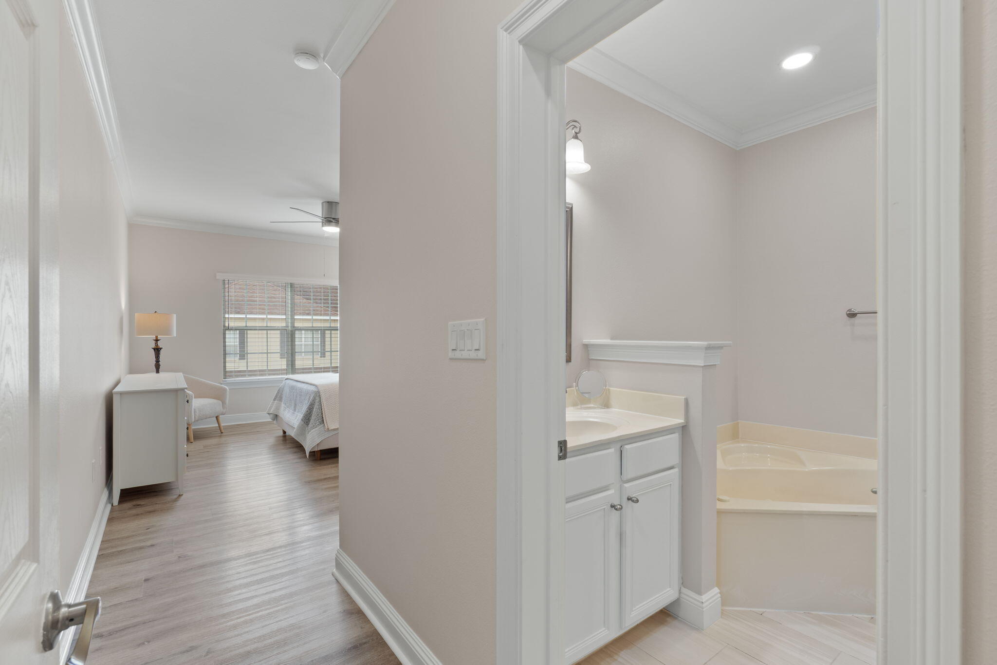 WALTON OAKS TOWNHOMES - Residential