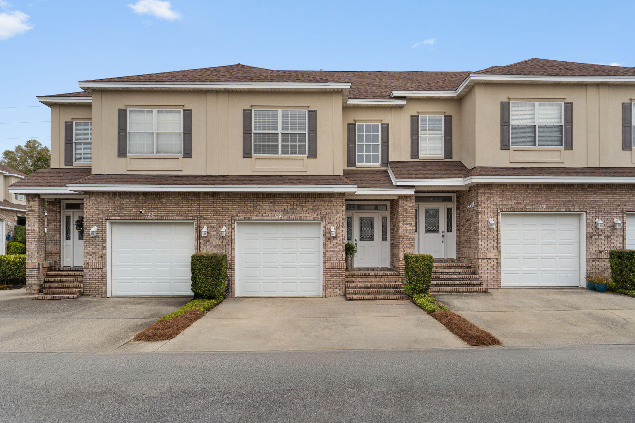 WALTON OAKS TOWNHOMES - Residential