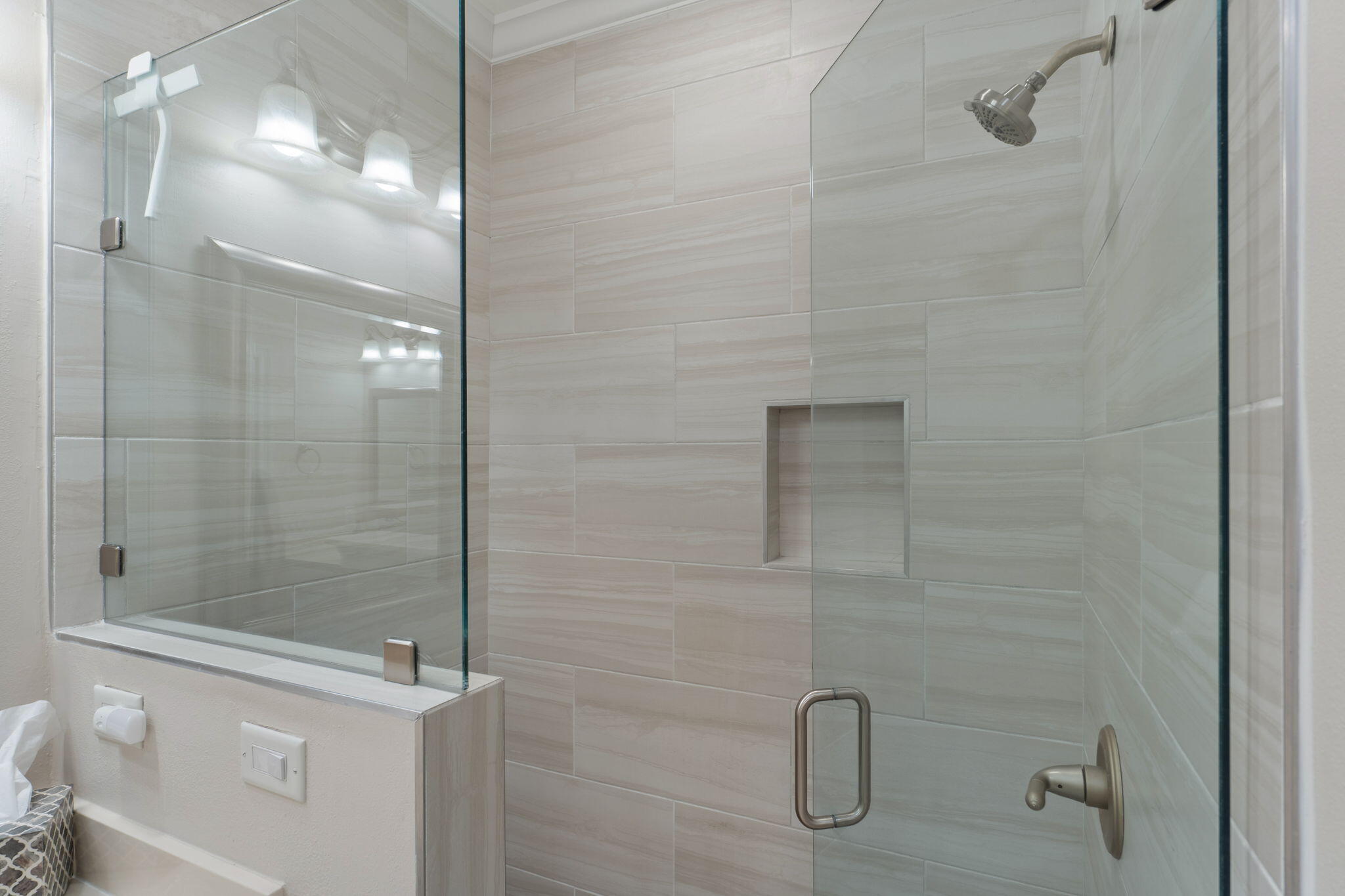 WALTON OAKS TOWNHOMES - Residential