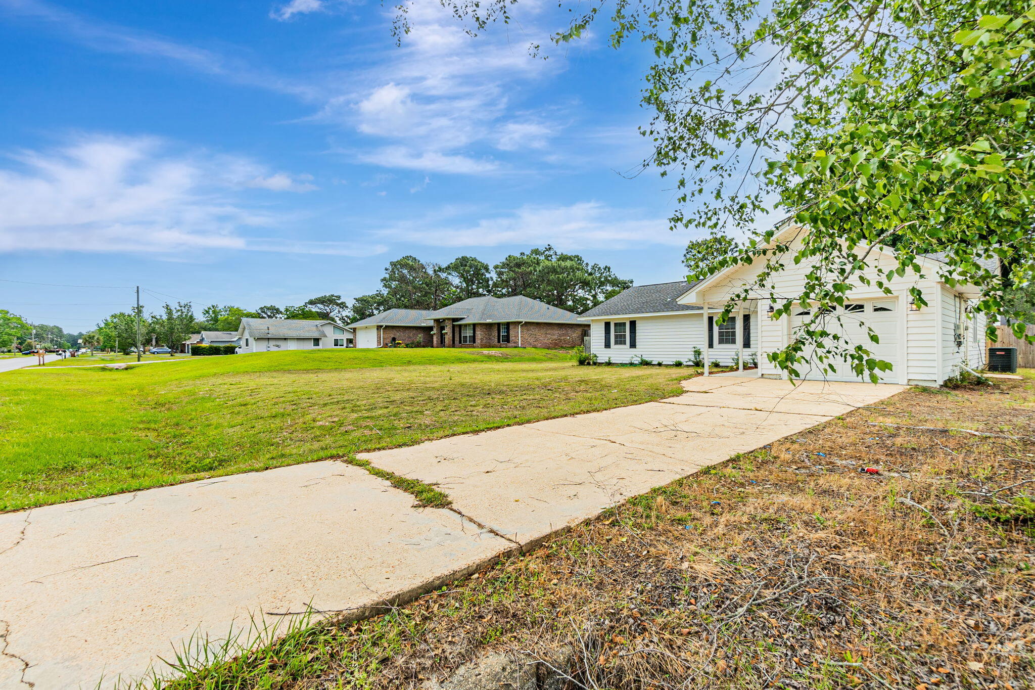 HOLLEY BY THE SEA - Residential