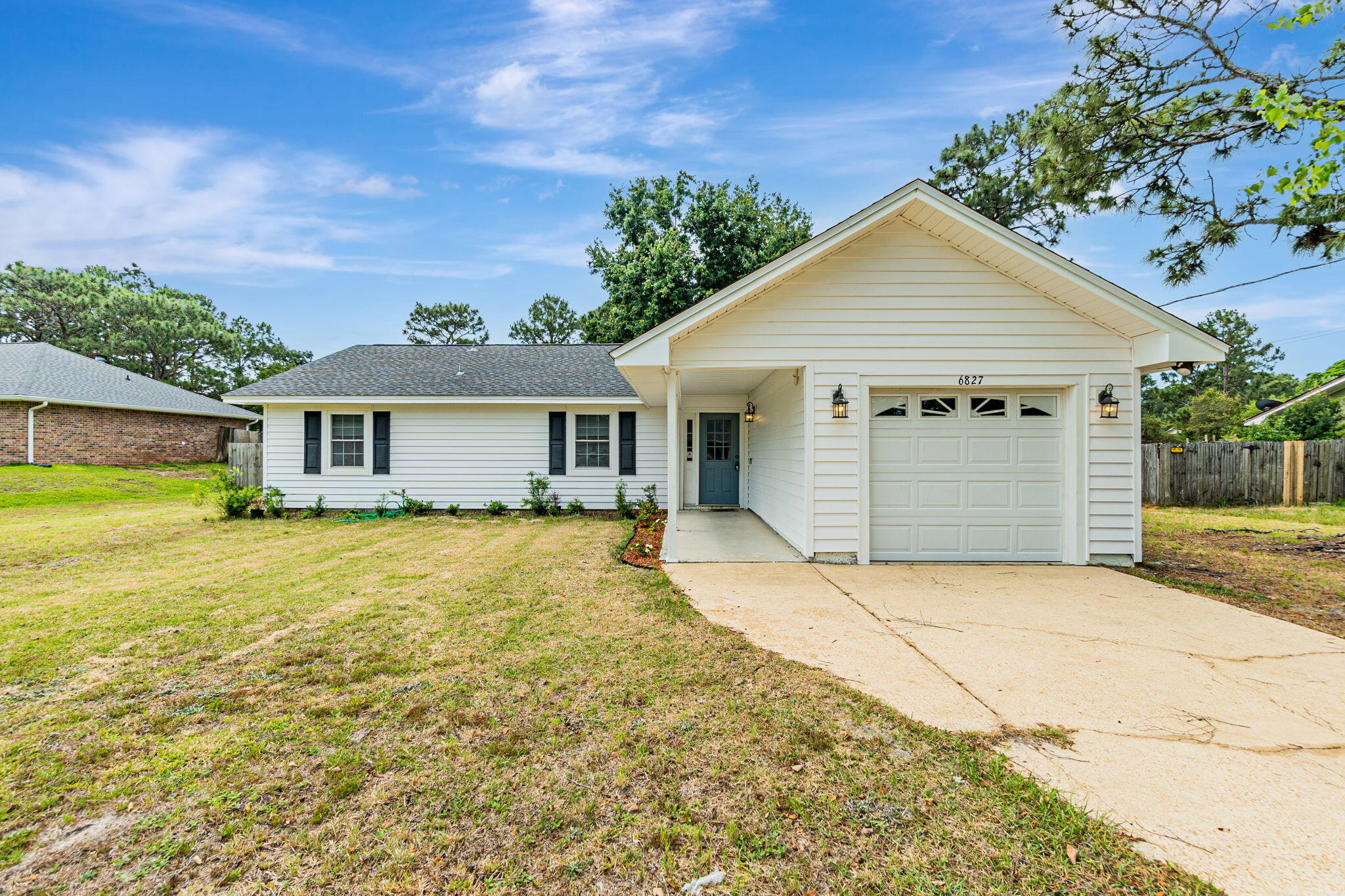 HOLLEY BY THE SEA - Residential