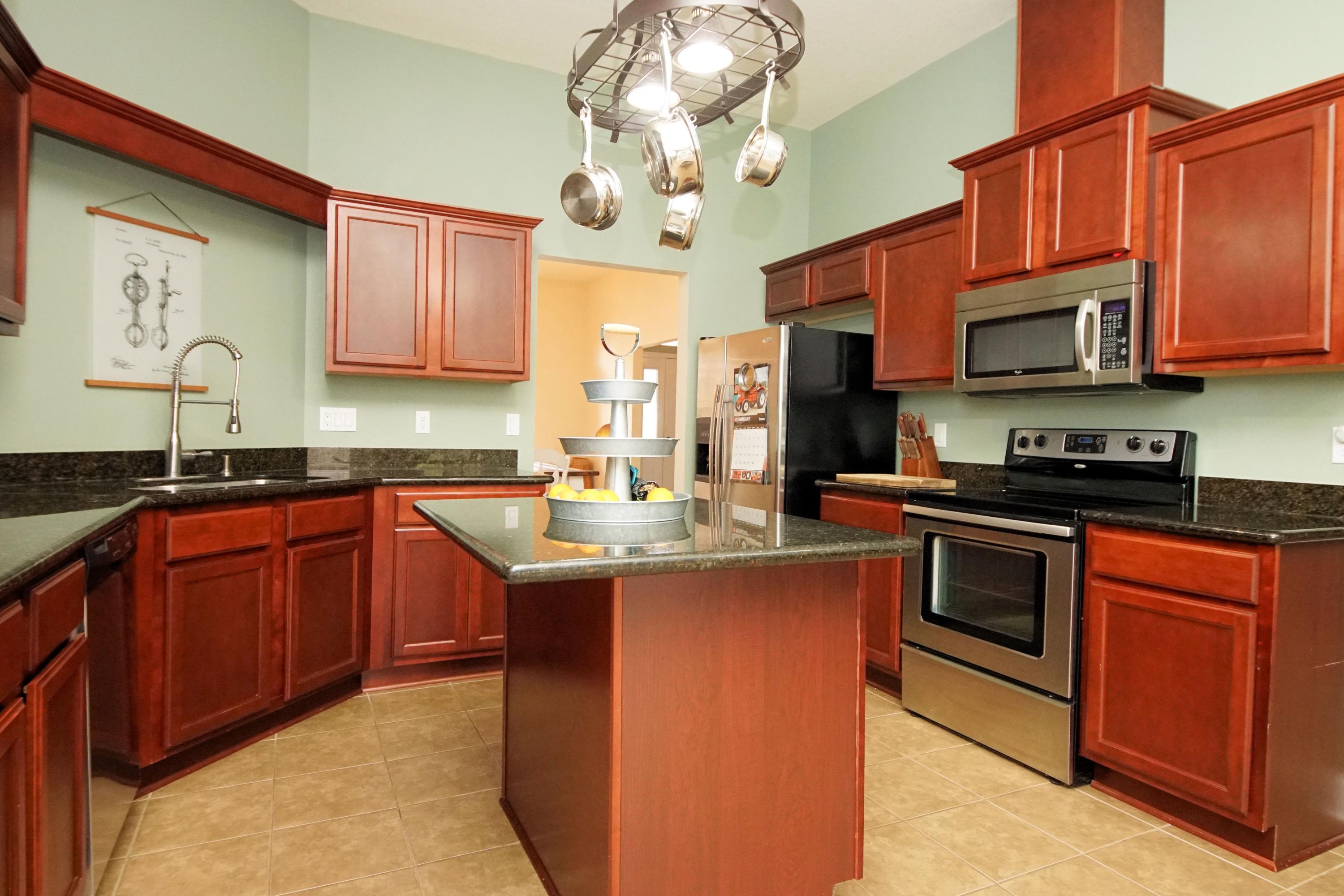 SILVER SPRINGS EST - Residential