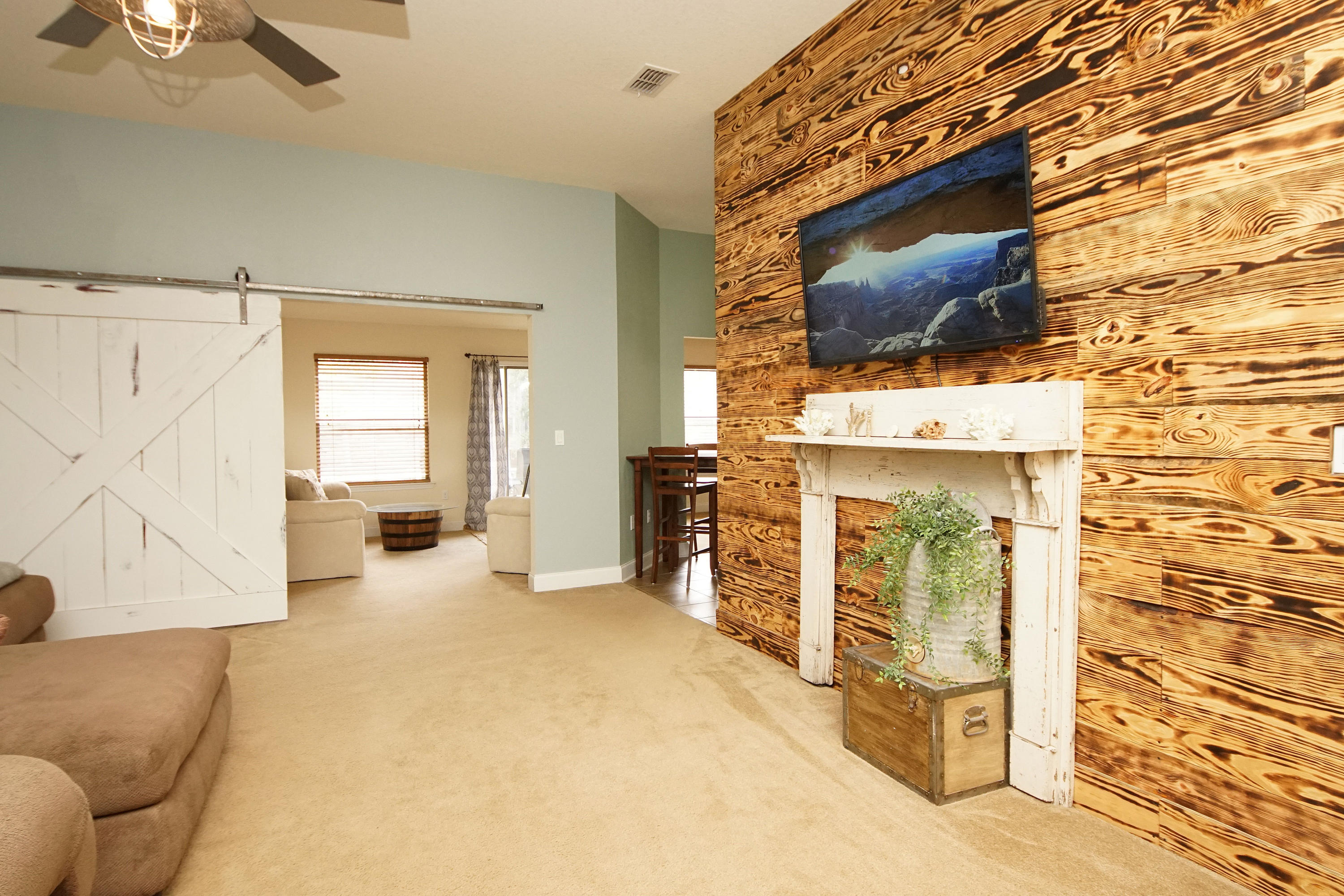 SILVER SPRINGS EST - Residential