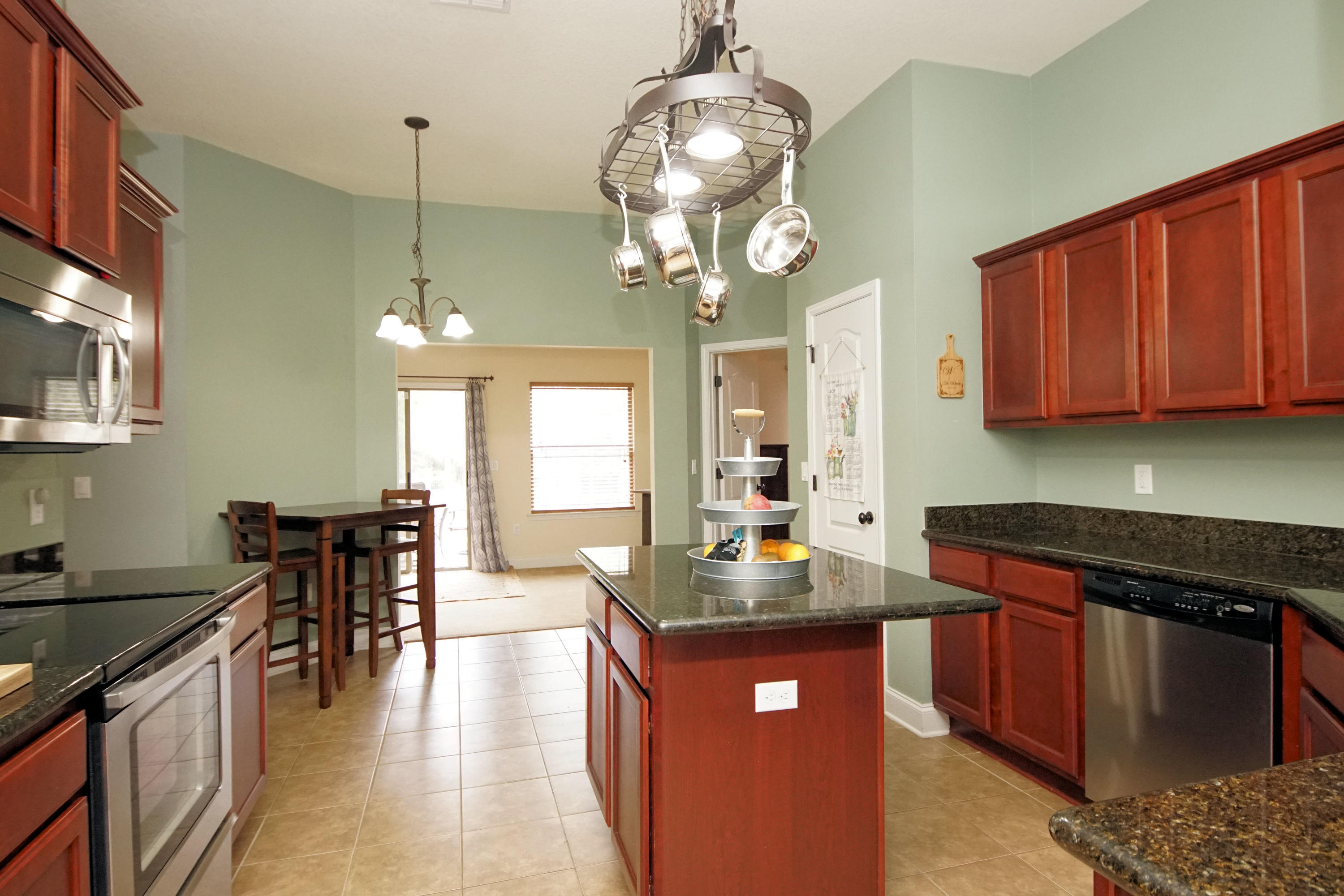 SILVER SPRINGS EST - Residential