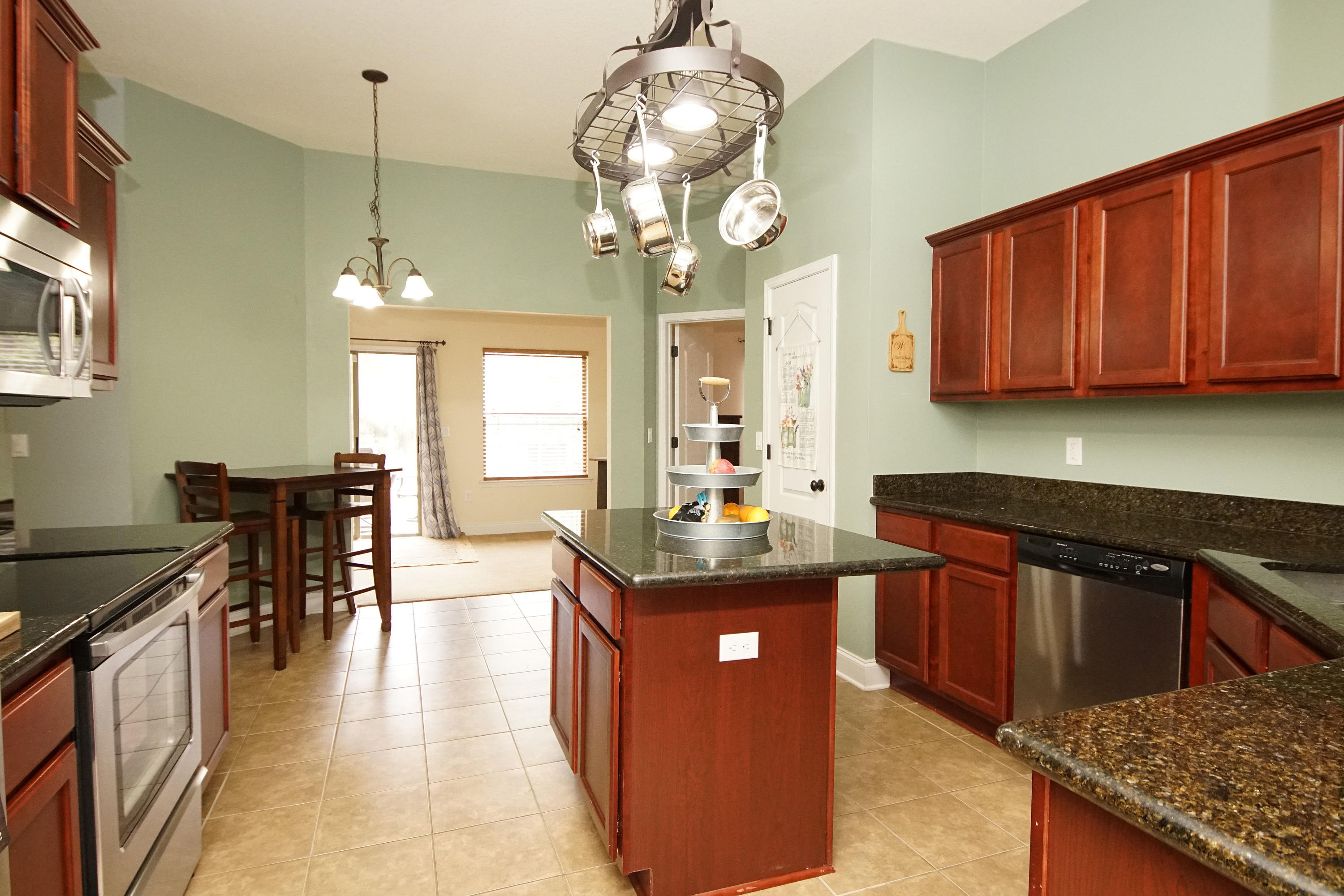 SILVER SPRINGS EST - Residential