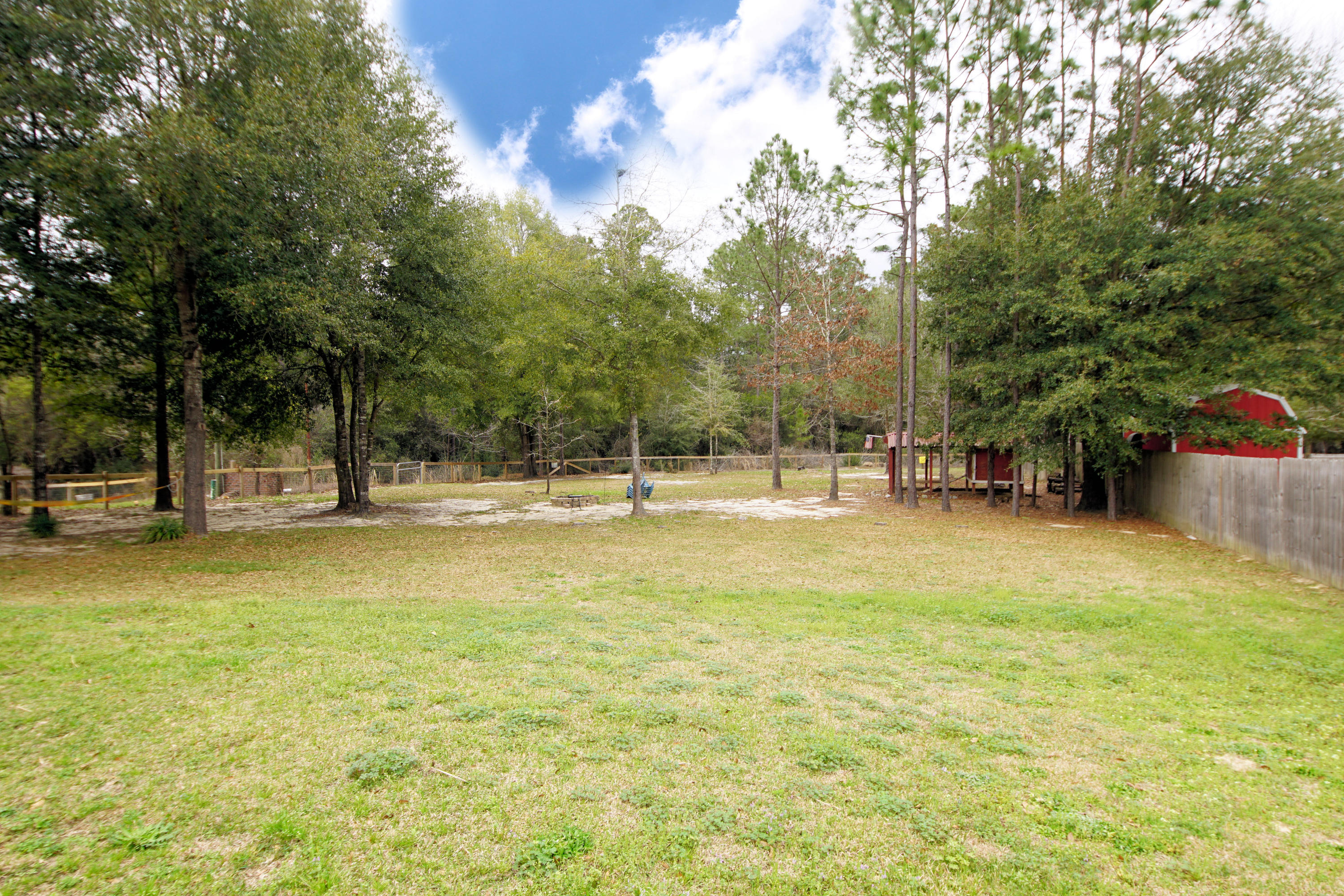 SILVER SPRINGS EST - Residential