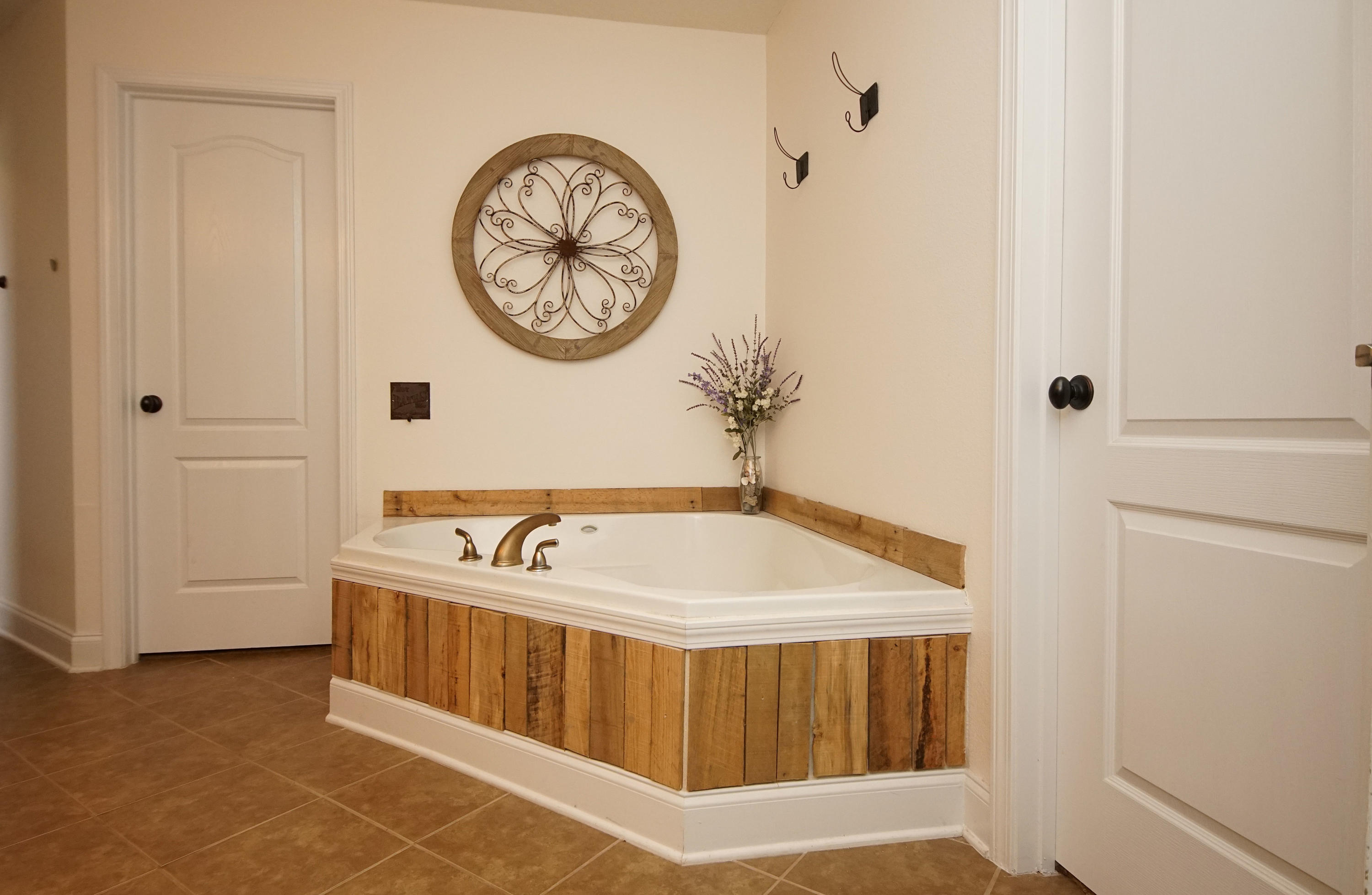 SILVER SPRINGS EST - Residential