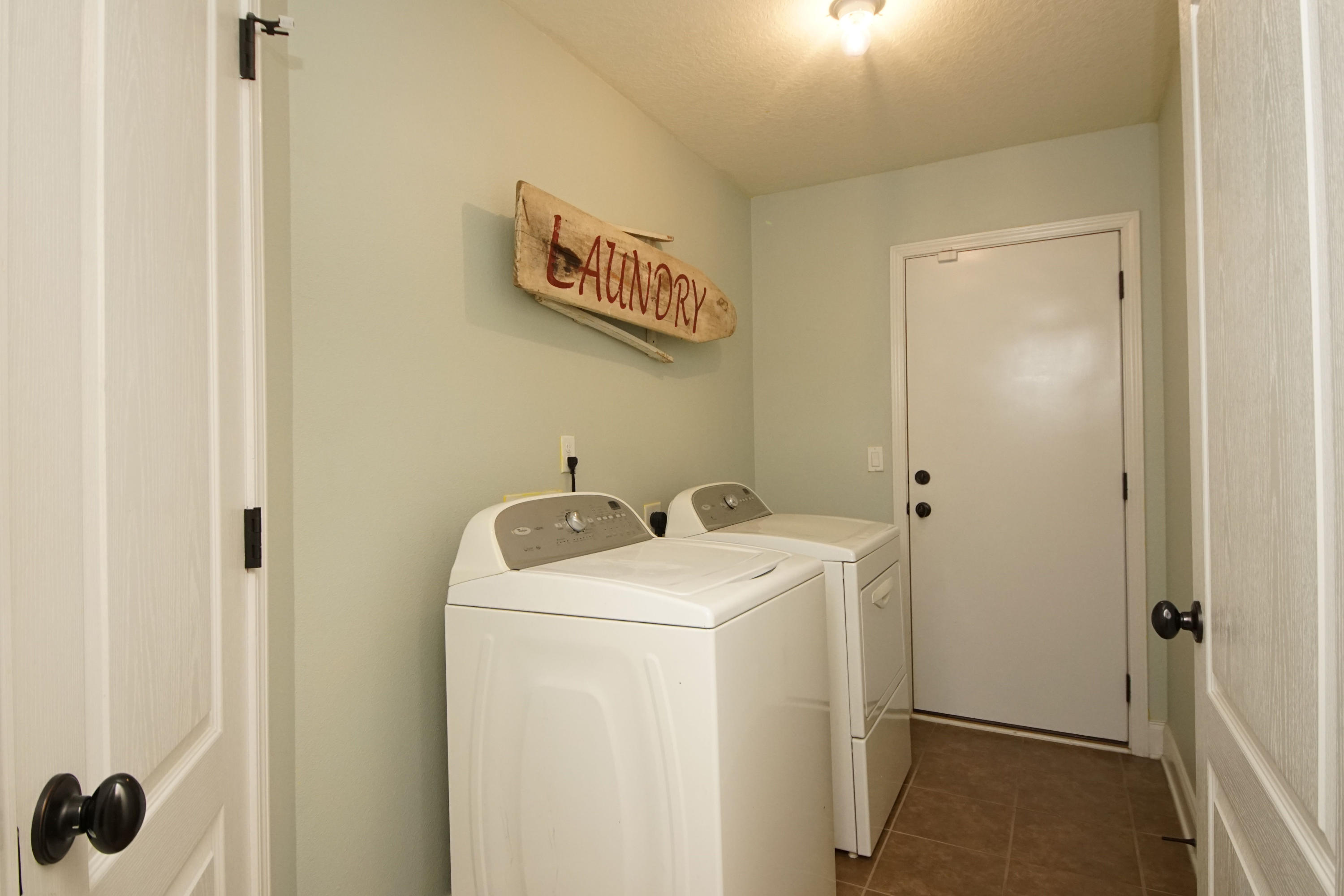 SILVER SPRINGS EST - Residential