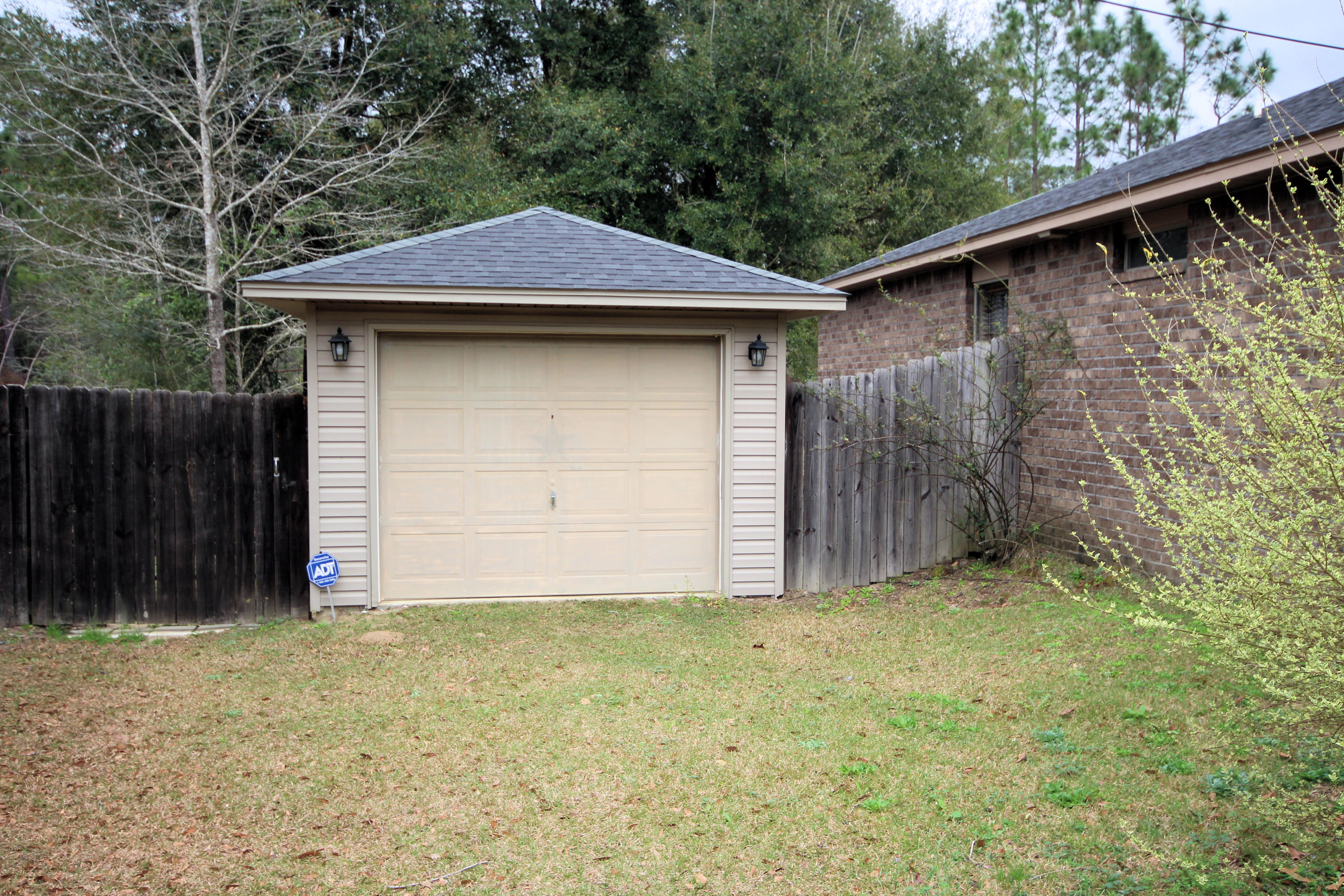 SILVER SPRINGS EST - Residential