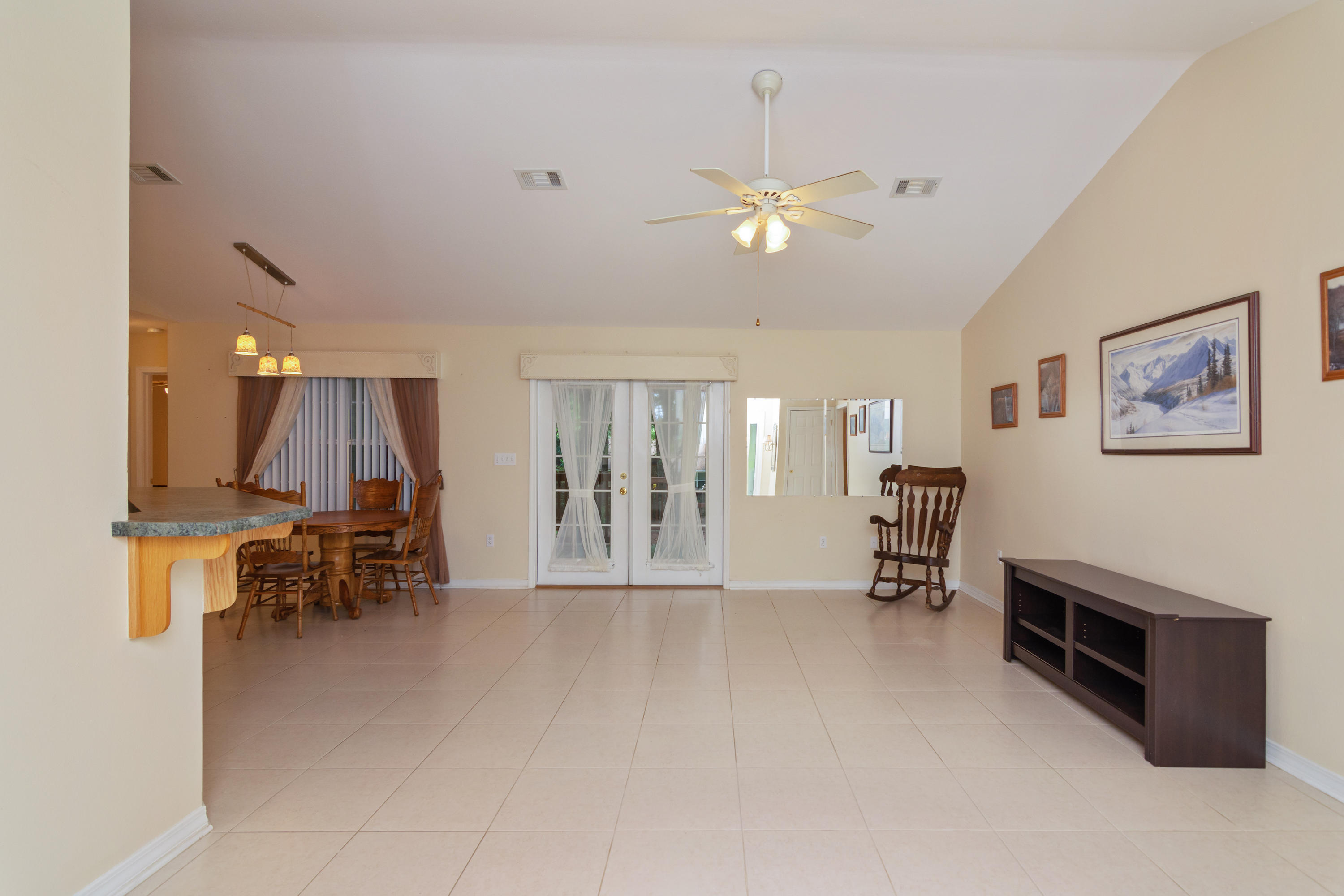 ROLLING HILLS - Residential