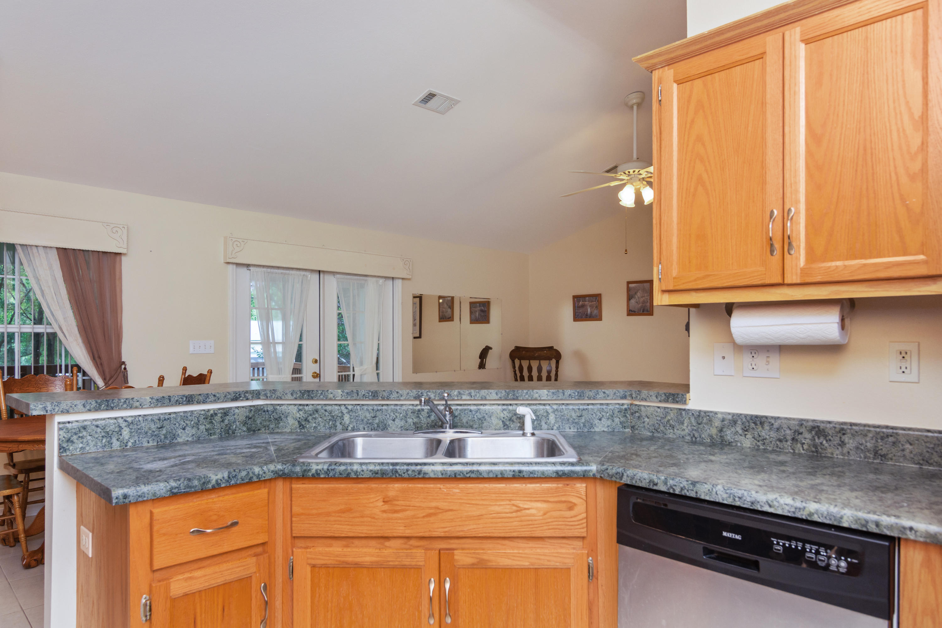 ROLLING HILLS - Residential