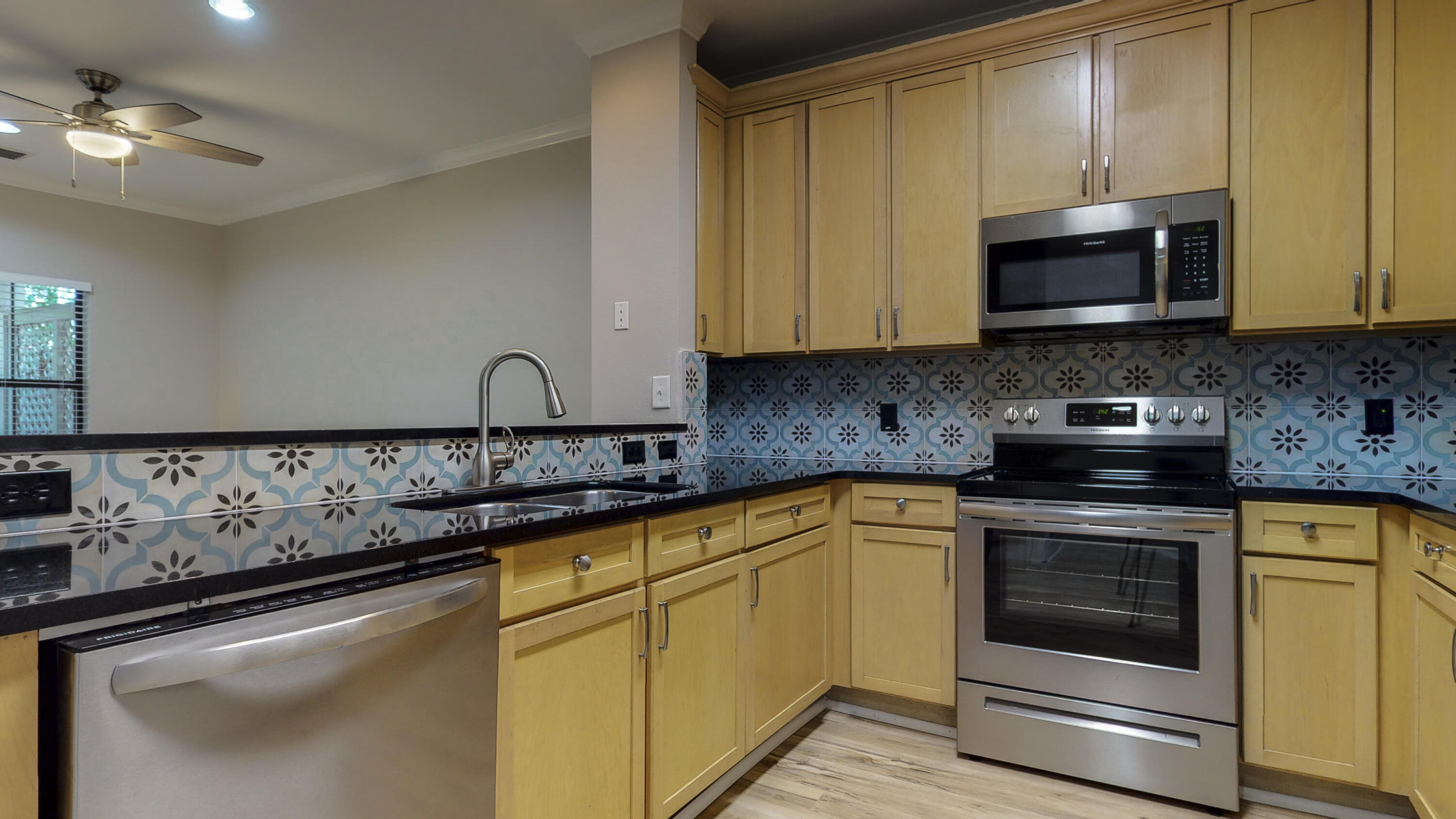 SOUTH HAVEN TOWNHOMES - Residential