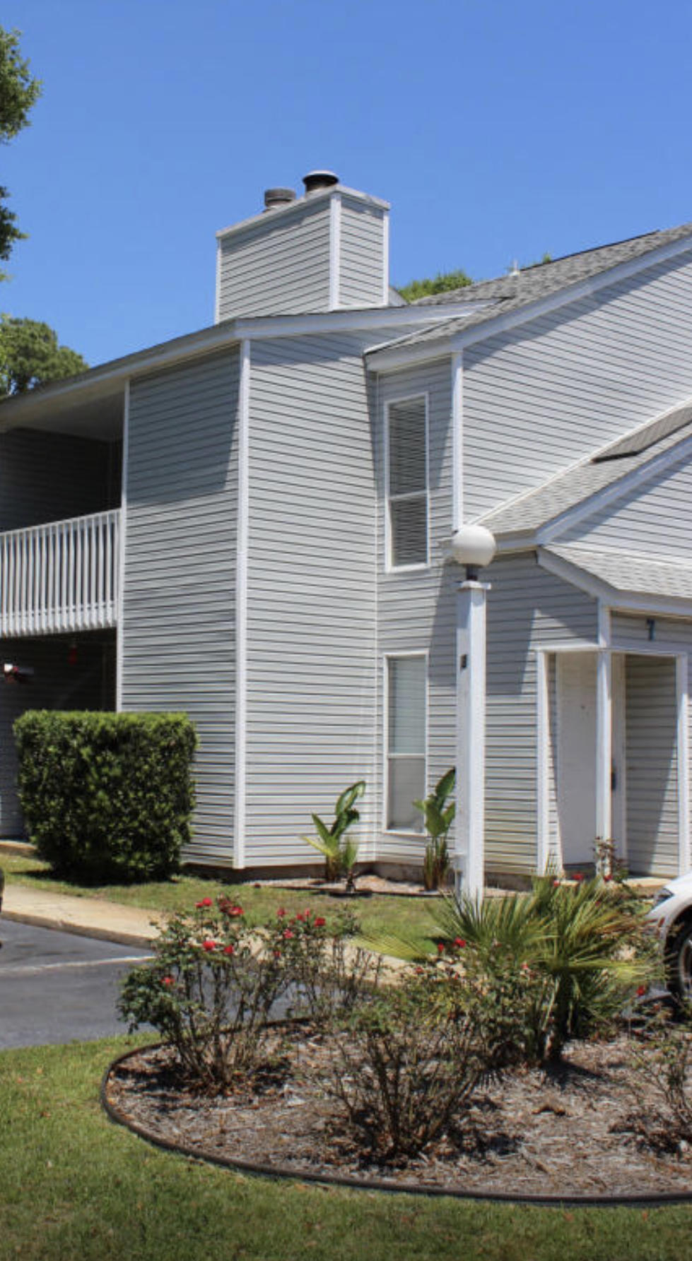 Recently remodeled 2 bed 1 bath condo in the heart of FWB close to schools, shopping, restaurants, Churches, and the Beach! This Condo has it all with upgrades you don't typically see. Some features include crown moulding, laminate flooring, wood-burning fireplace, new fixtures, remote fans, new Stainless Steel Appliance package to include: Smooth-top Range, microwave, dishwasher, & fridge. New Granite in Kitchen w/dual under-mount sinks. 2 balconies w/hurricane rated sliding glass doors w/in-the-glass blinds. LG Washer & Ventless Dryer convey. The BEST part is the bathroom that boasts the large claw-foot jacuzzi tub, rain shower head, floor to ceiling tile, recessed lighting, elongated toilet, pedestal sink, beautiful custom cabinetry, & wall mounted Samsung Flat-screen TV.