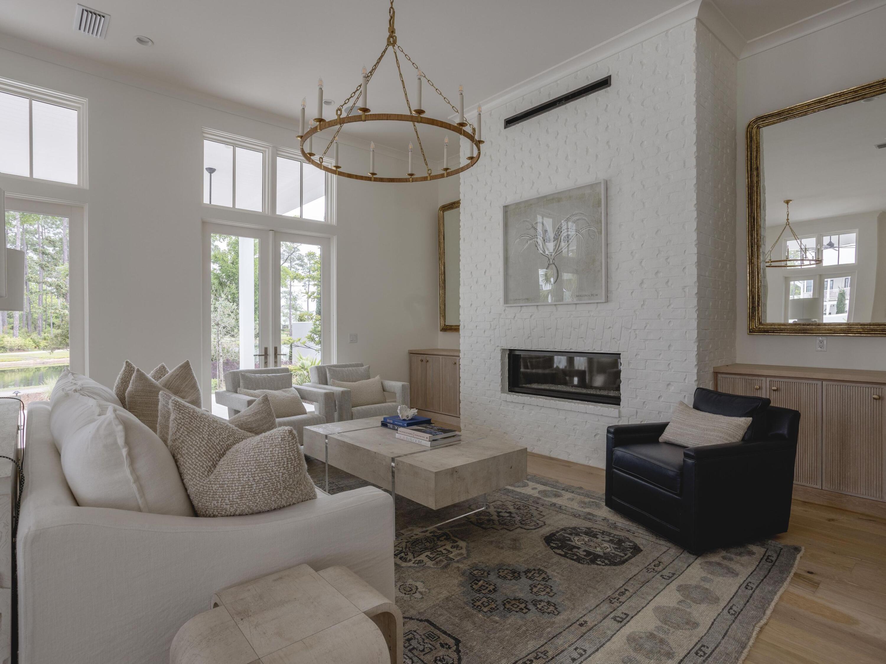 CHURCHILL OAKS - Residential