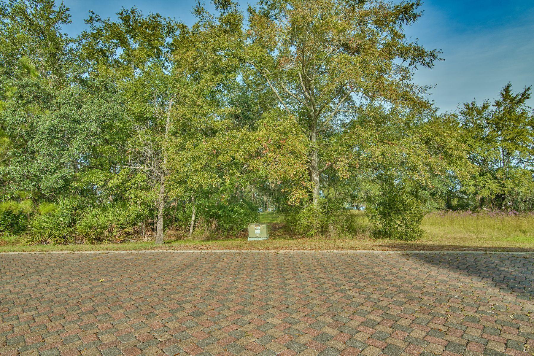 LAGRANGE COVE - Land