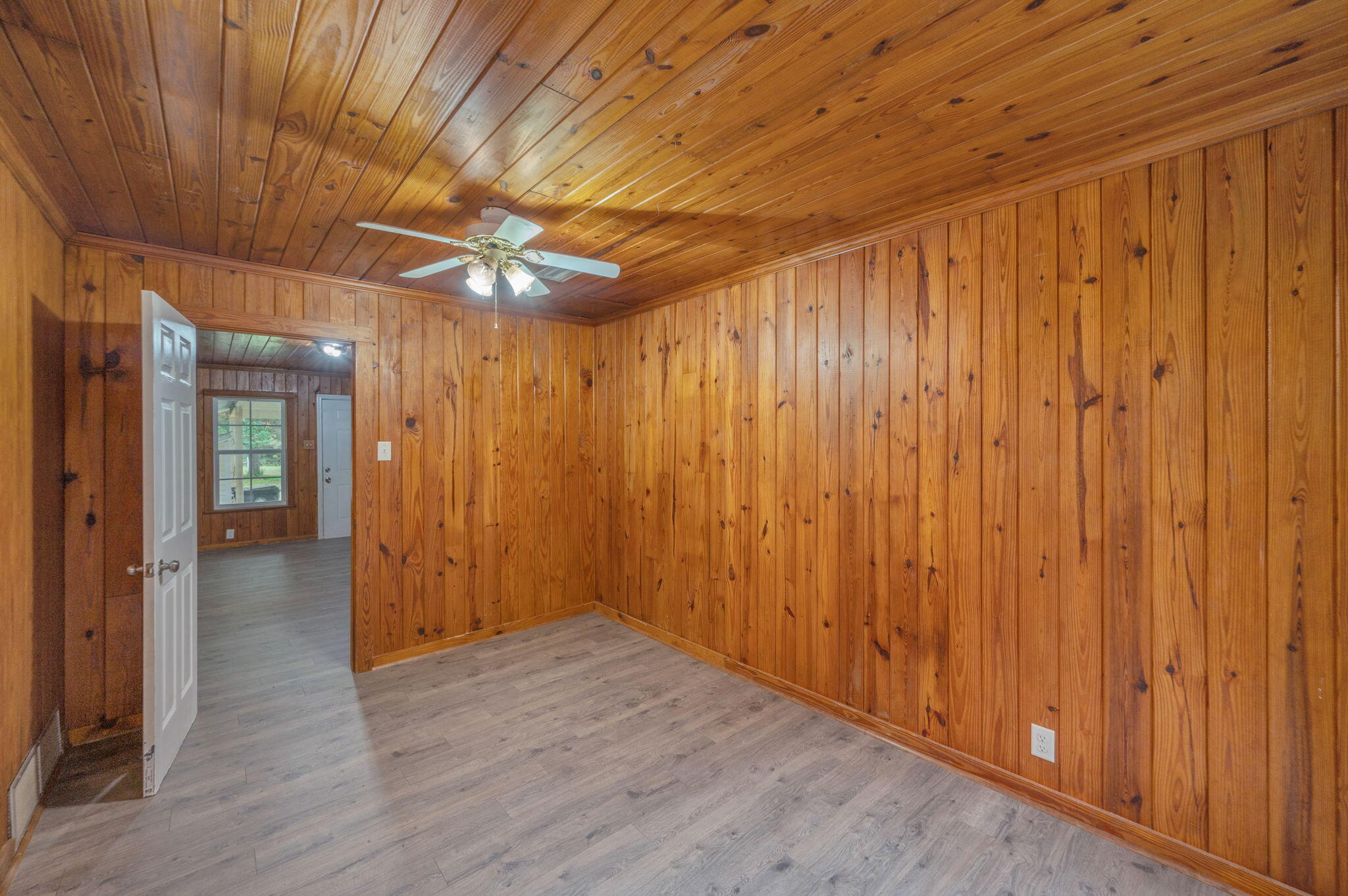 METES & BOUNDS - Residential Lease