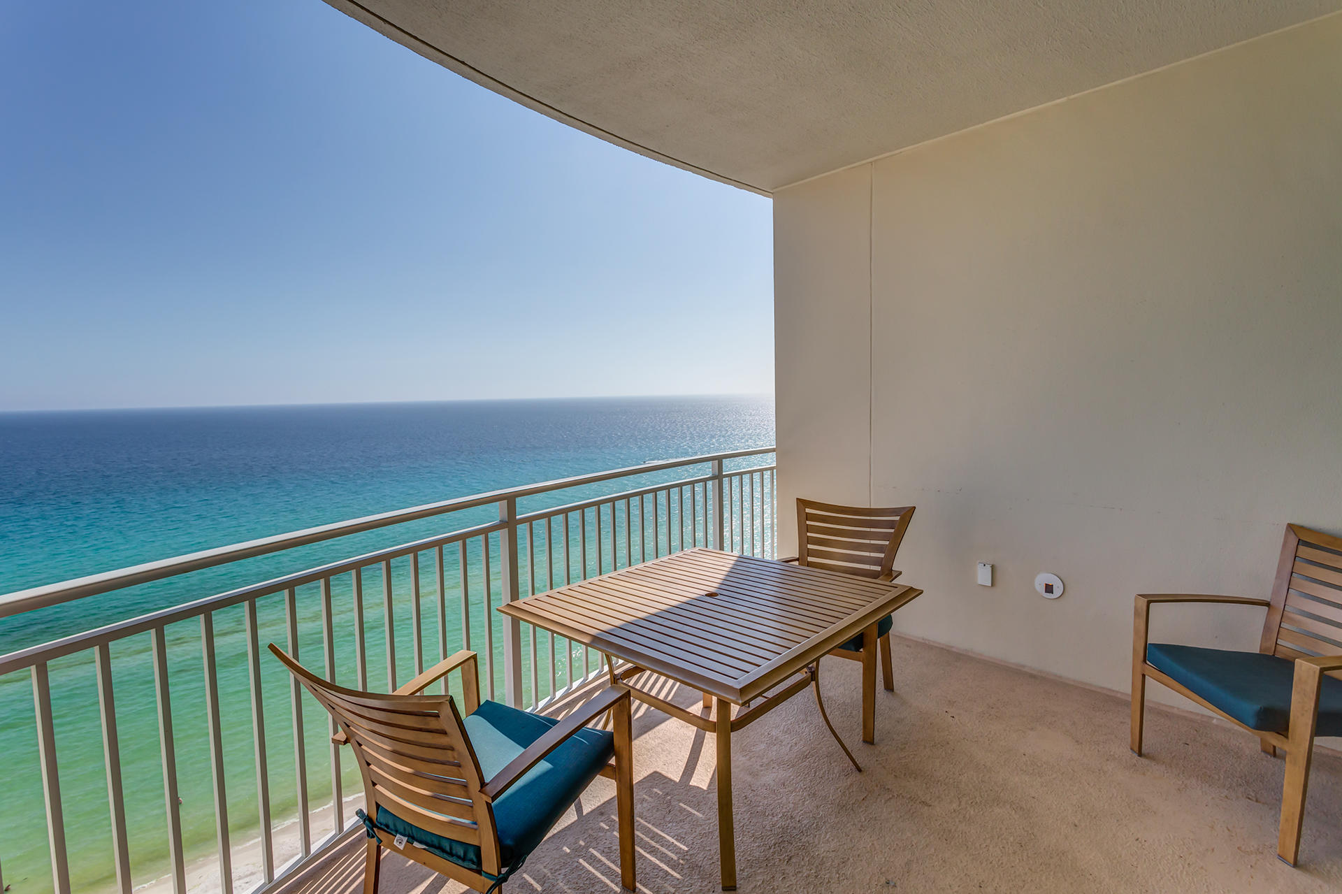 AQUA Beachside Resort - Residential