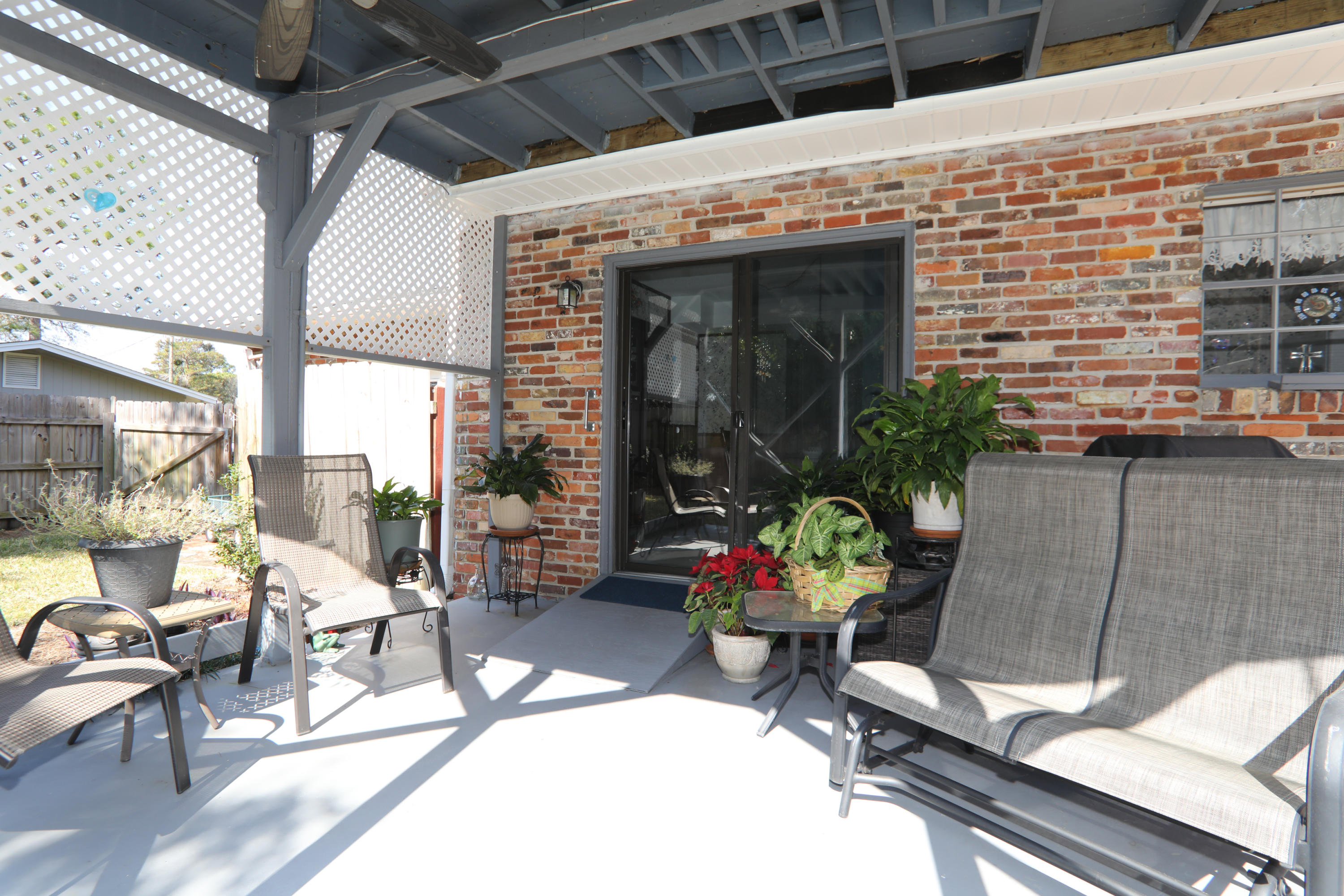 BAYOU POQUITO - Residential