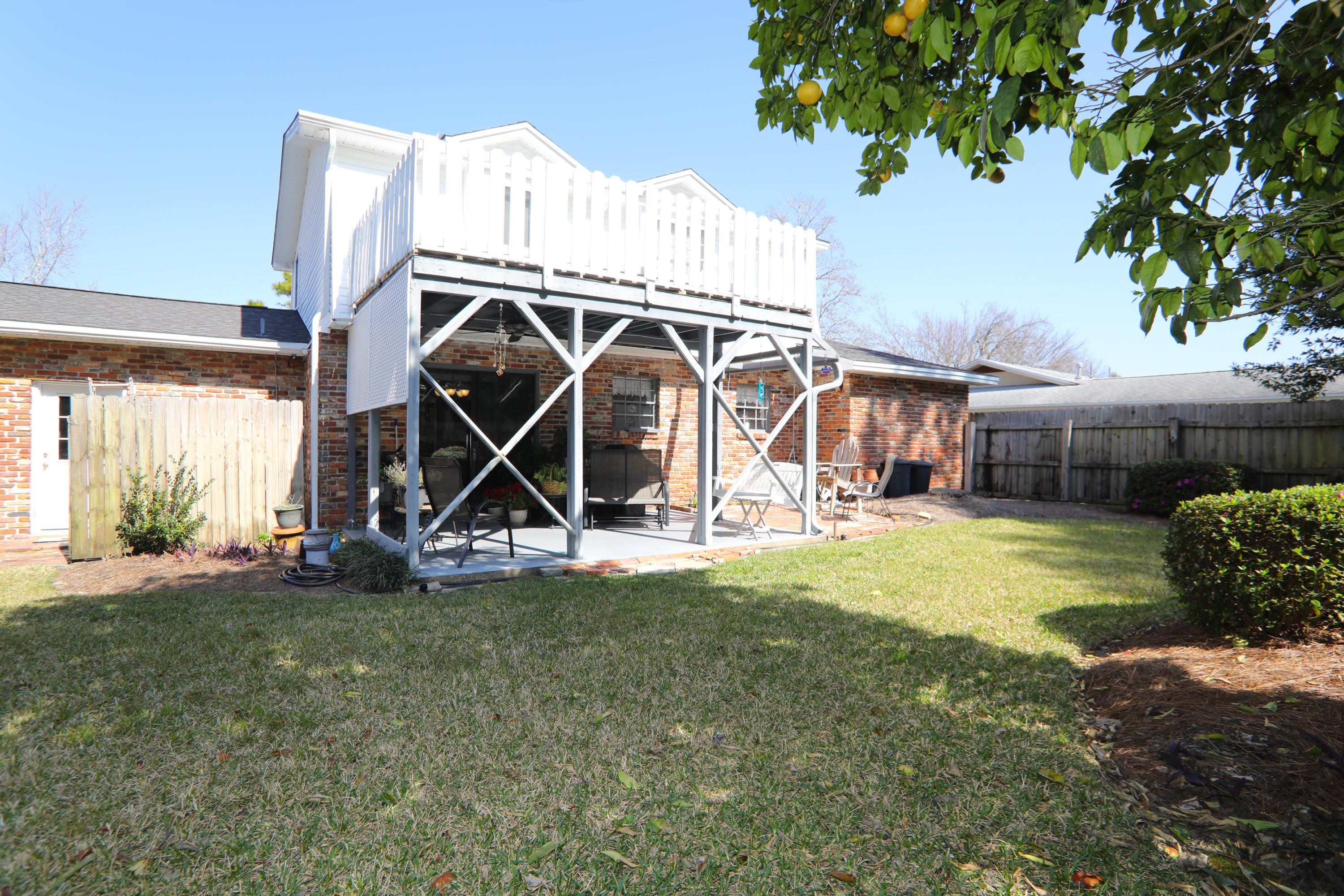 BAYOU POQUITO - Residential
