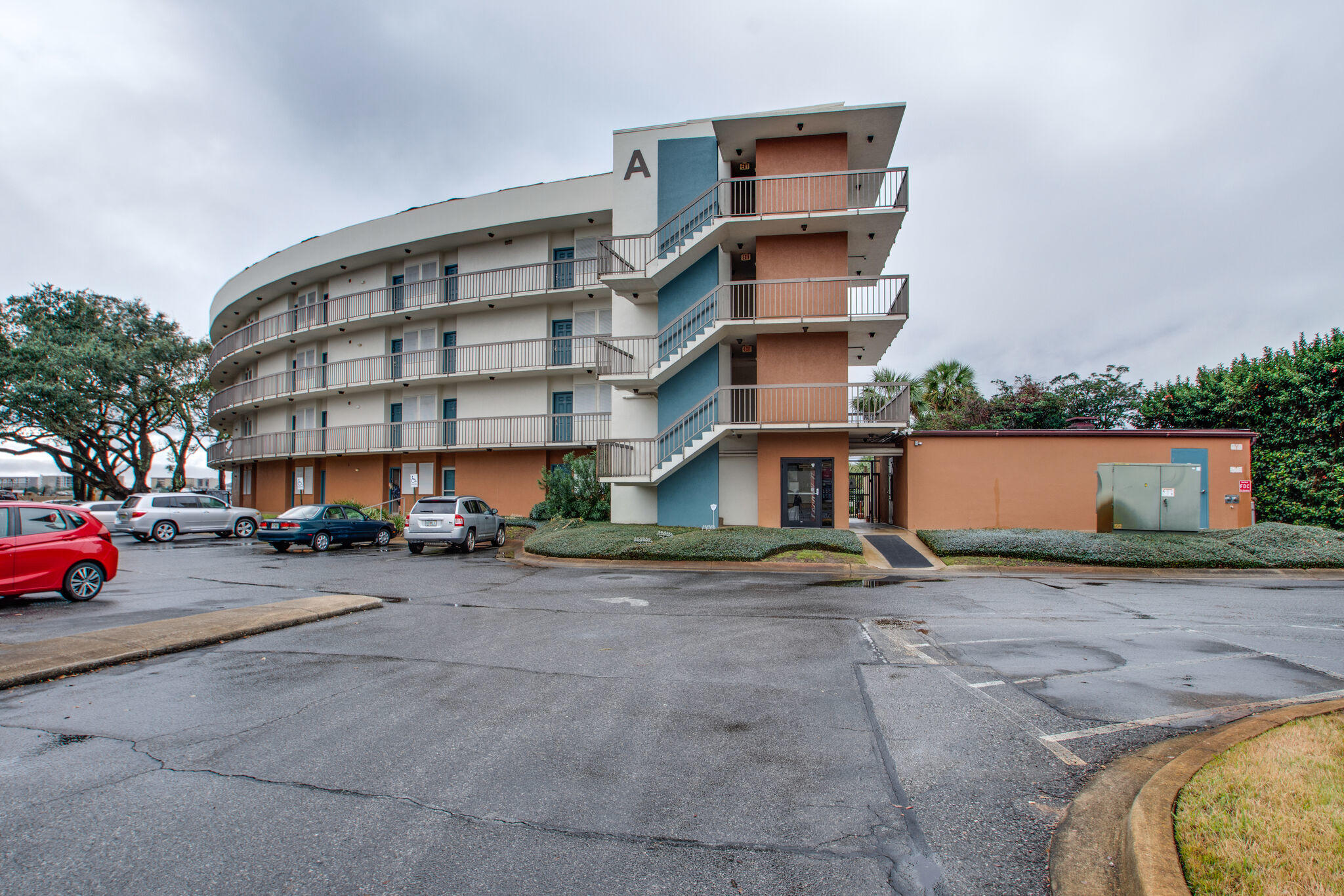 PIRATES BAY PH 1 - Residential