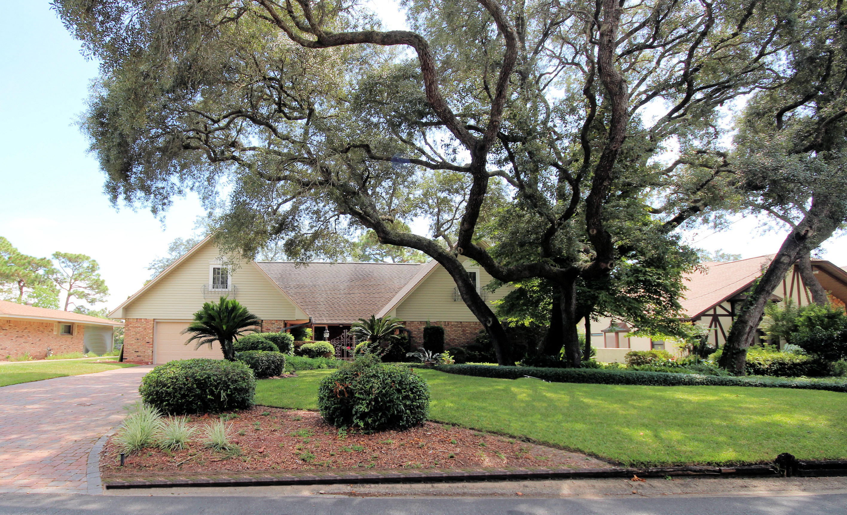 LAKE LORRAINE ESTATES - Residential