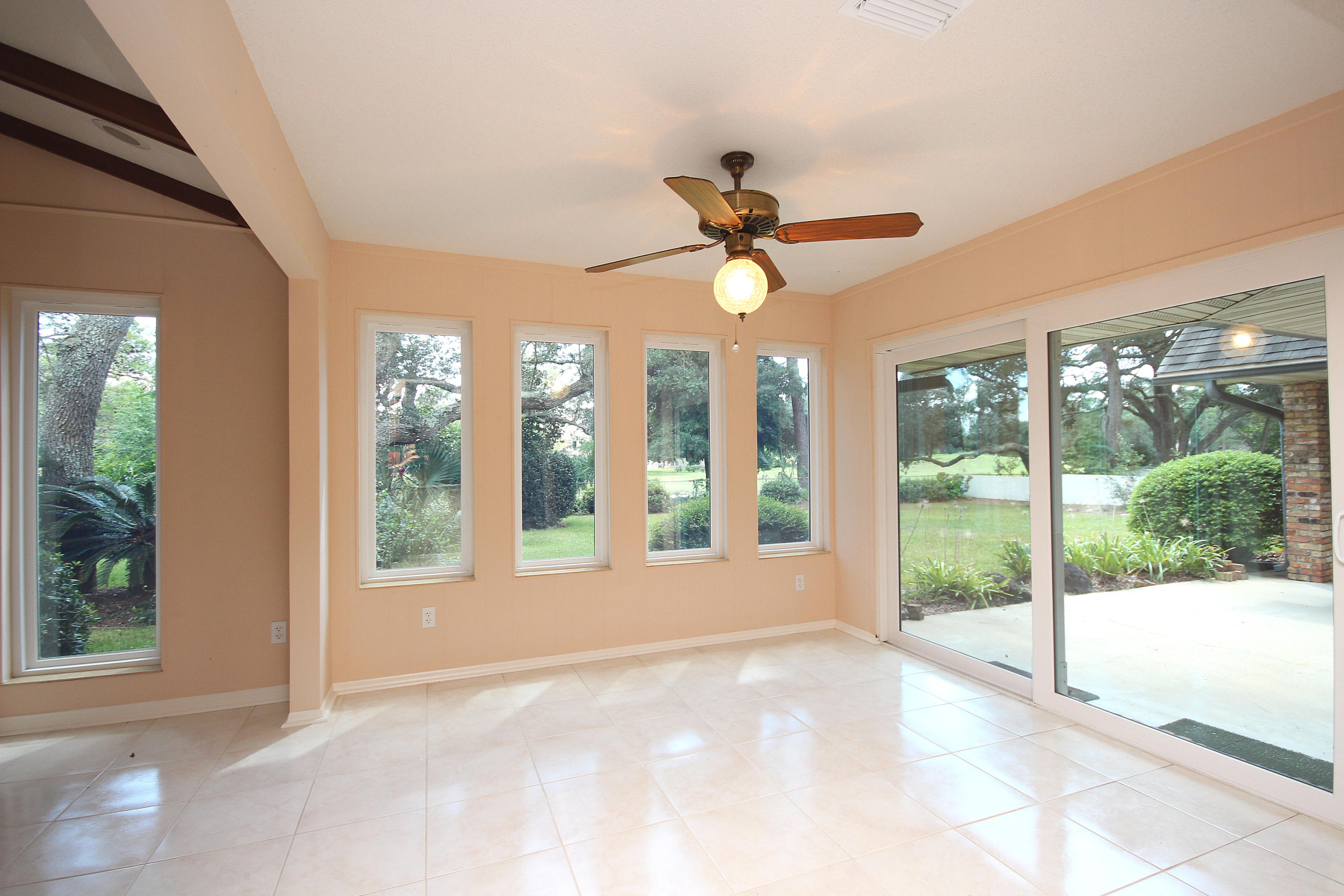 LAKE LORRAINE ESTATES - Residential