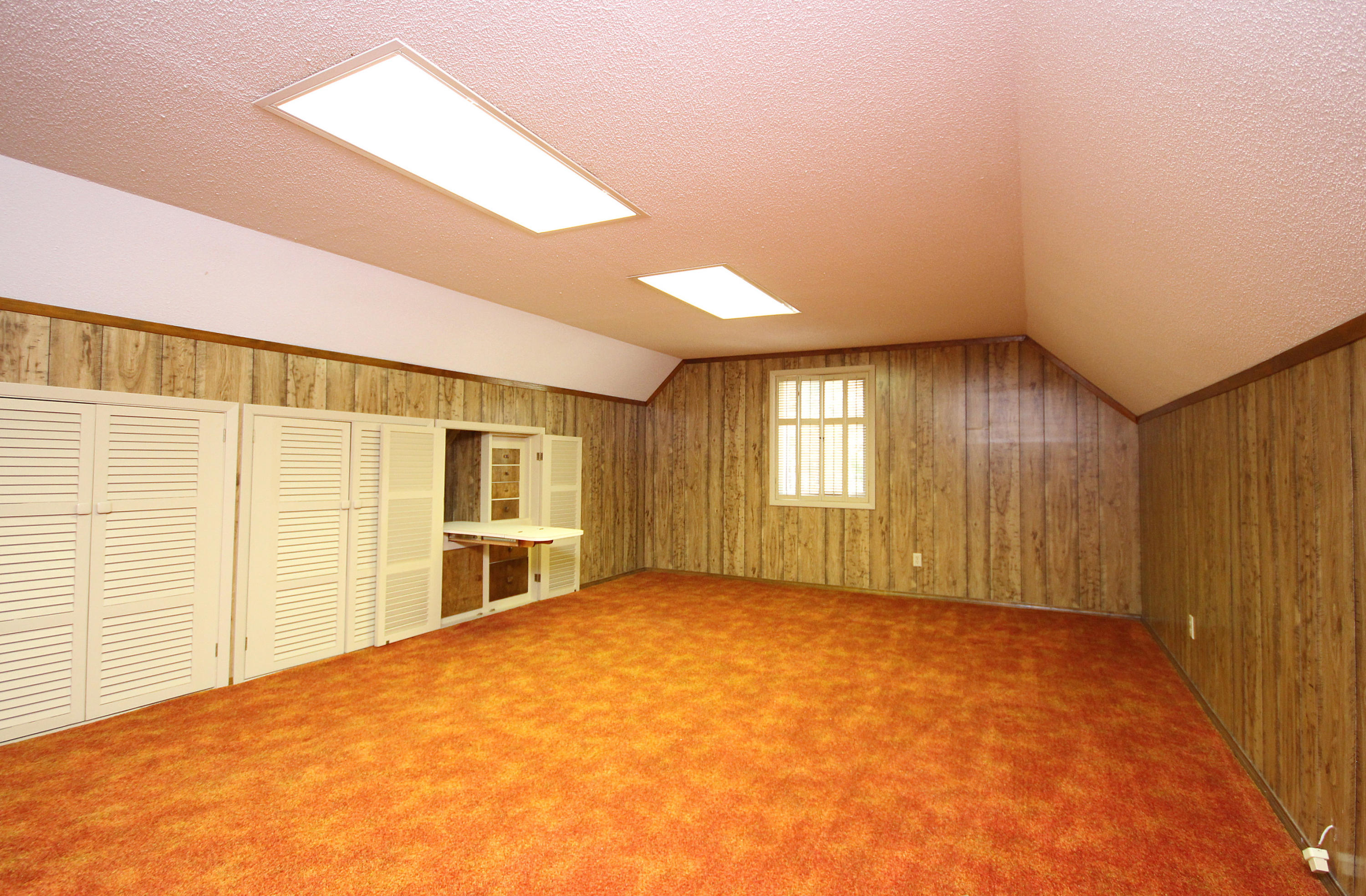 LAKE LORRAINE ESTATES - Residential