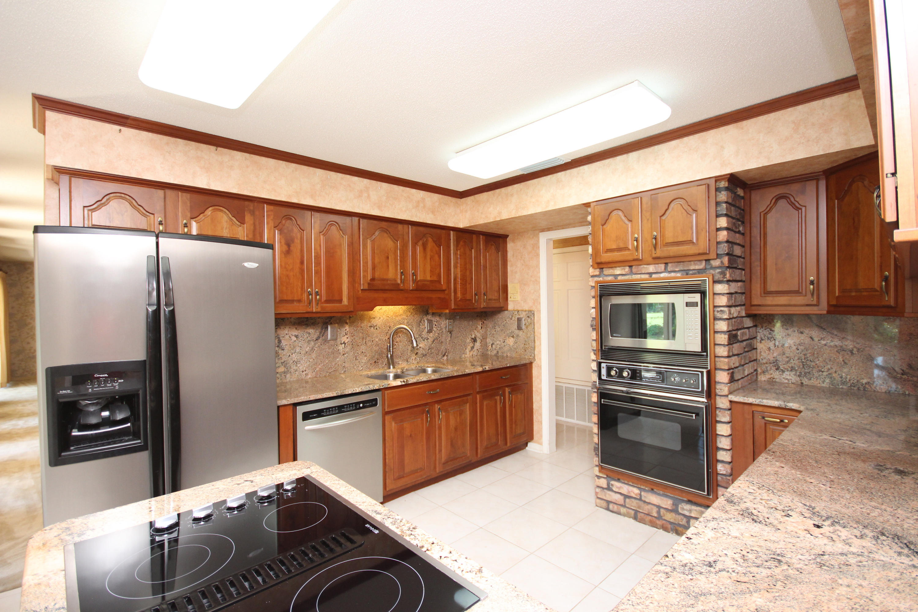 LAKE LORRAINE ESTATES - Residential