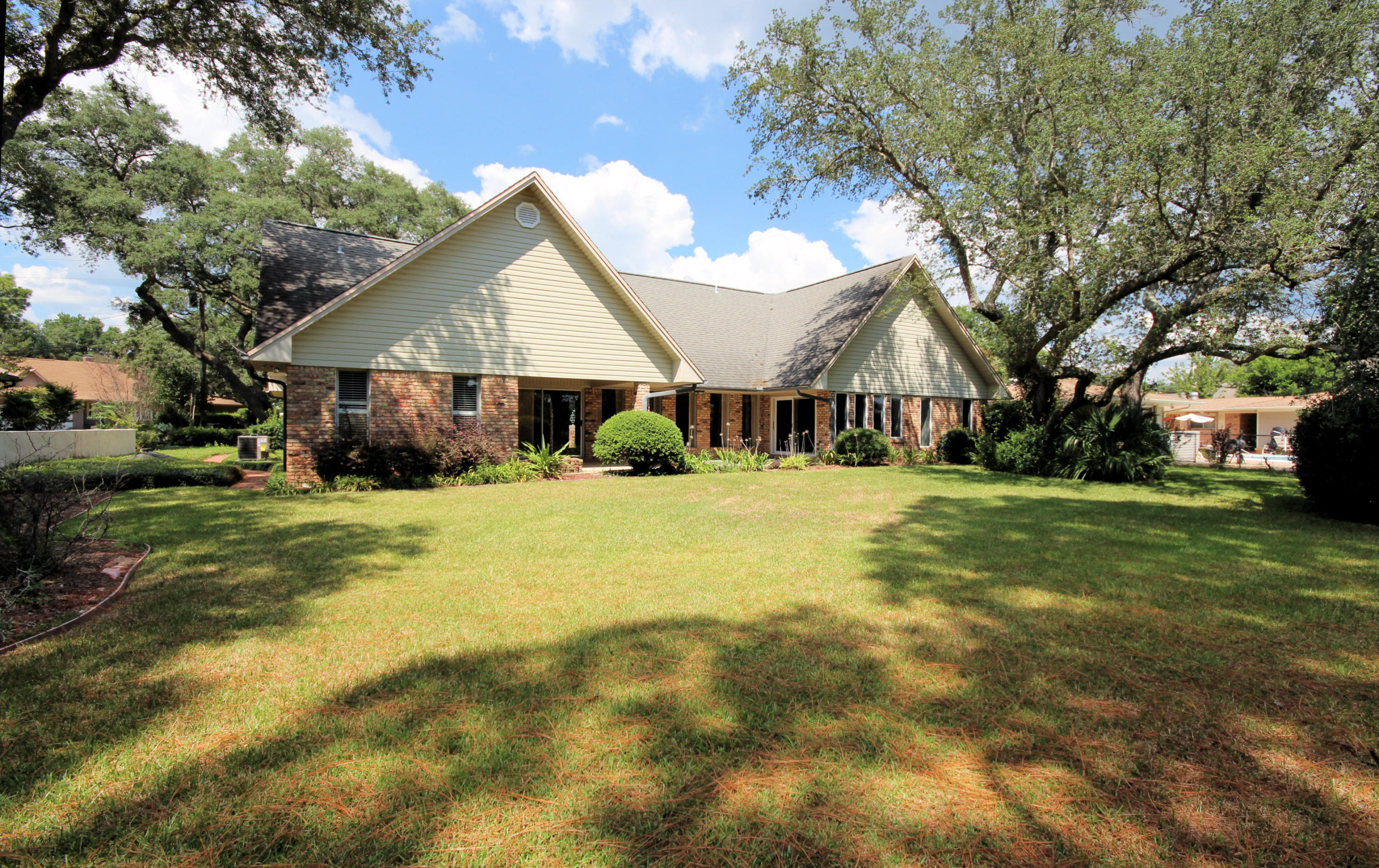 LAKE LORRAINE ESTATES - Residential