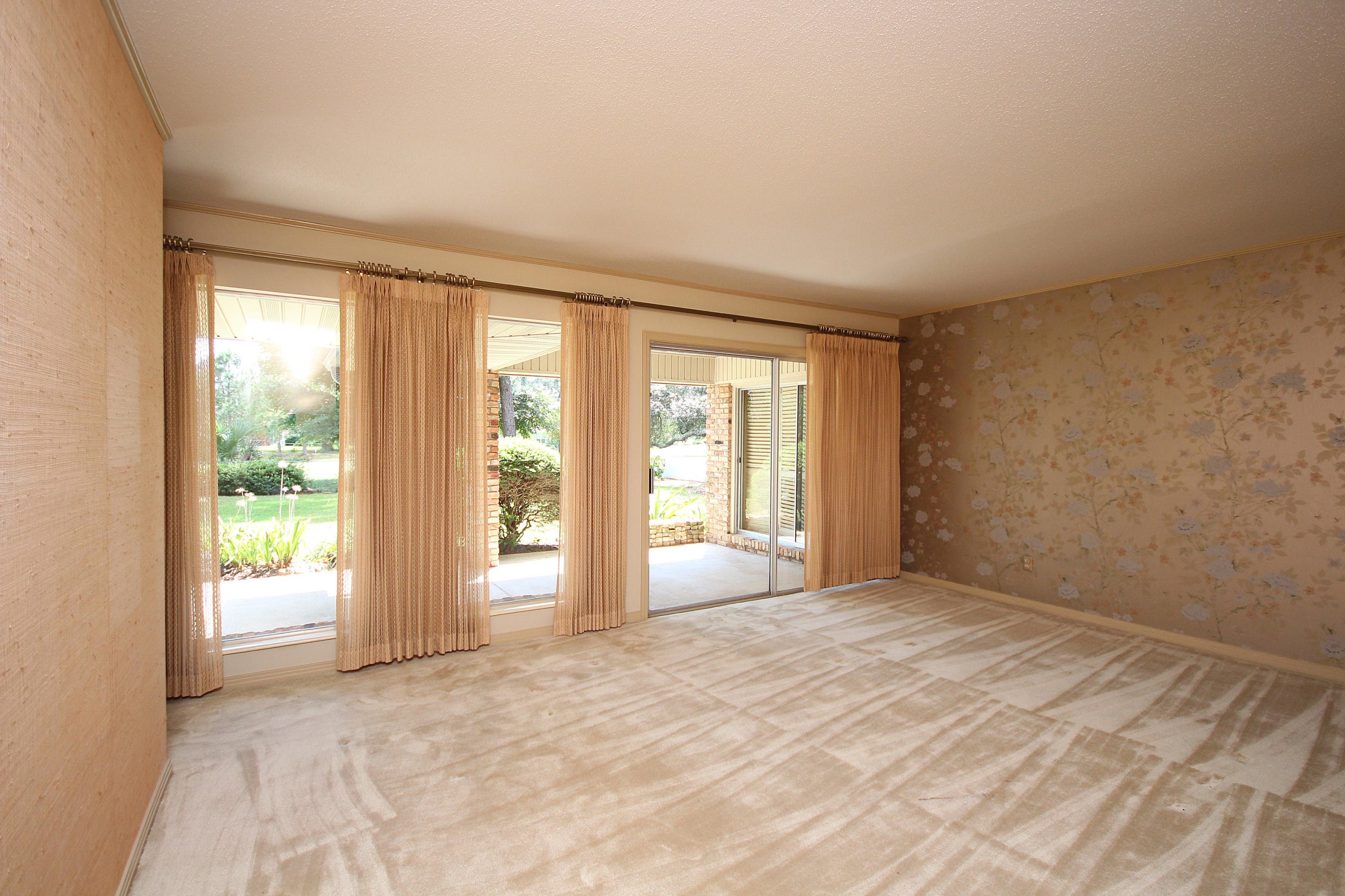 LAKE LORRAINE ESTATES - Residential