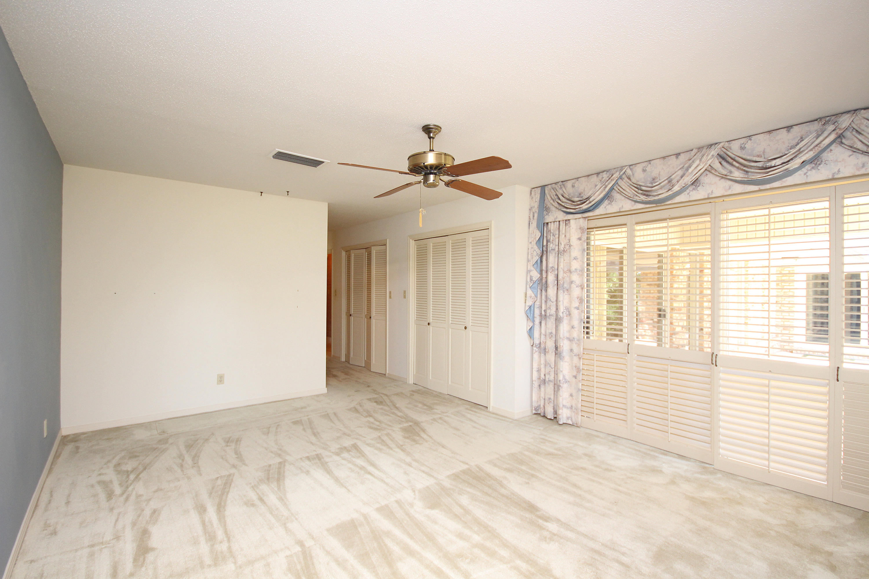 LAKE LORRAINE ESTATES - Residential