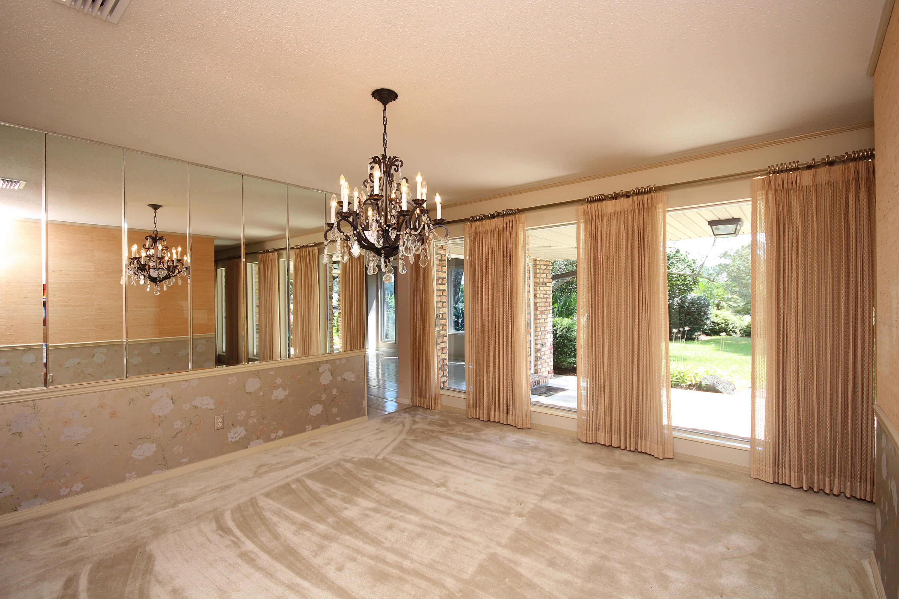 LAKE LORRAINE ESTATES - Residential