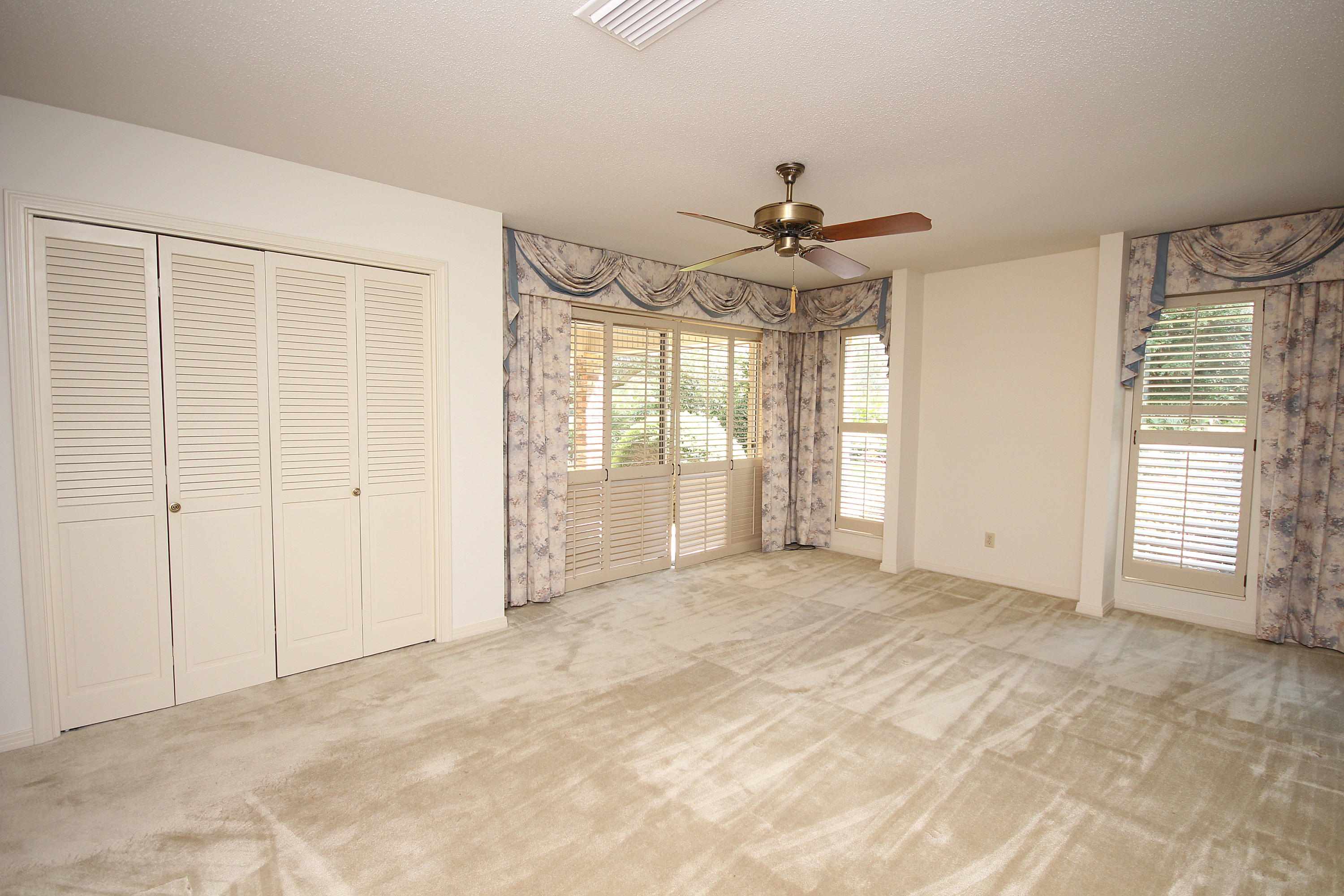 LAKE LORRAINE ESTATES - Residential